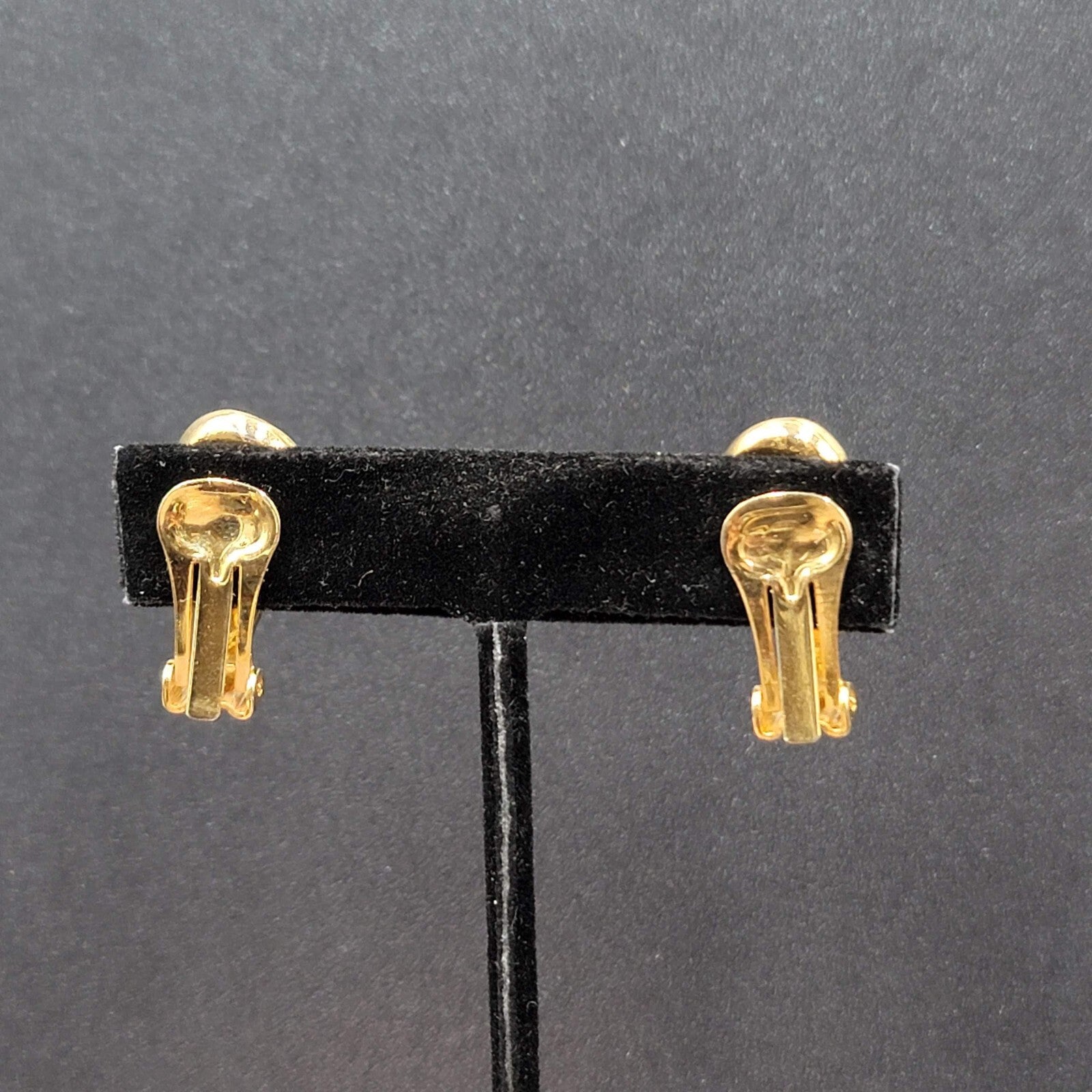 Vintage Clip on Earrings Gold tone Emerald Green Swirl Enamel Climbers 1"