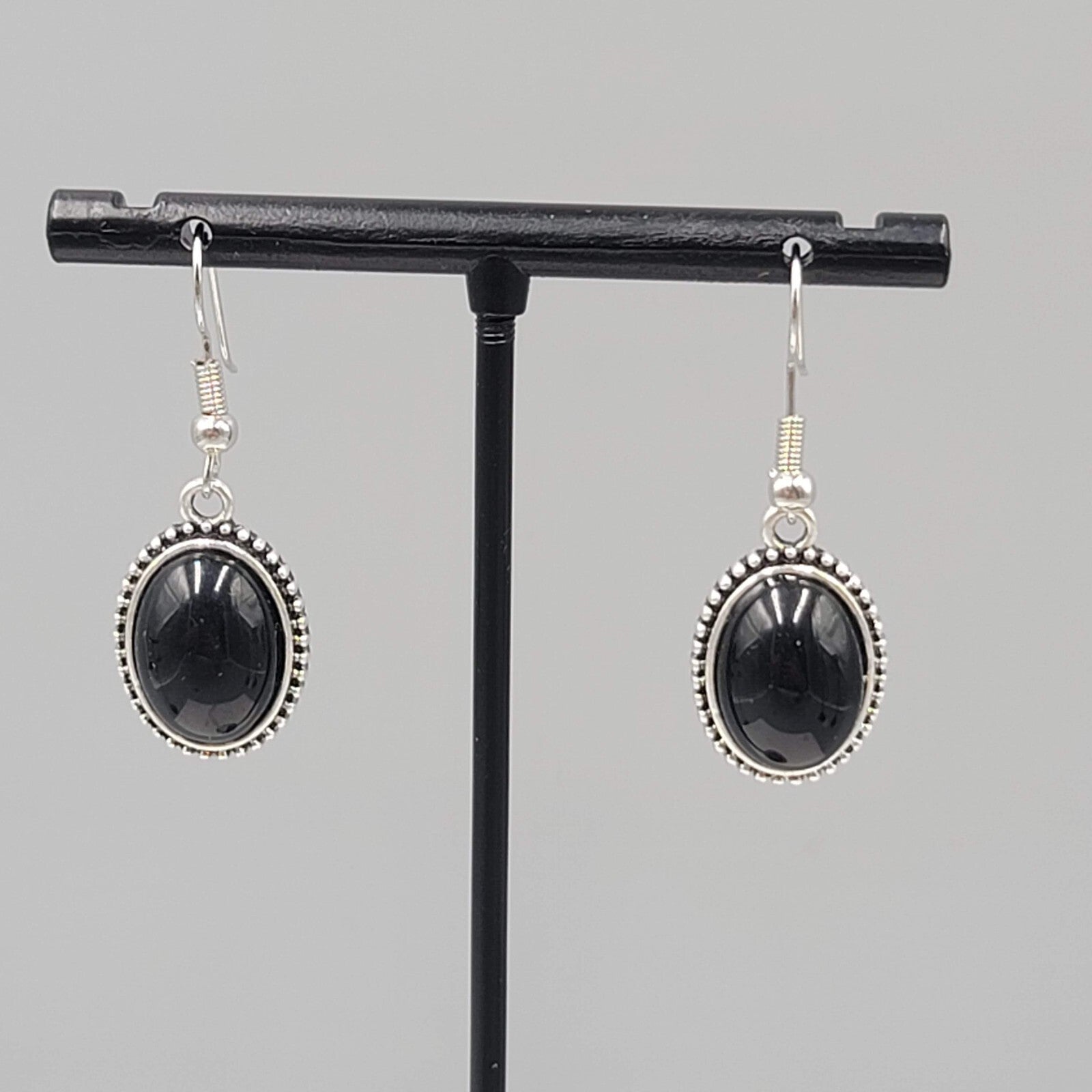 Pierced Earrings Silver tone Oval Black Cabochon Dangle 3/4"