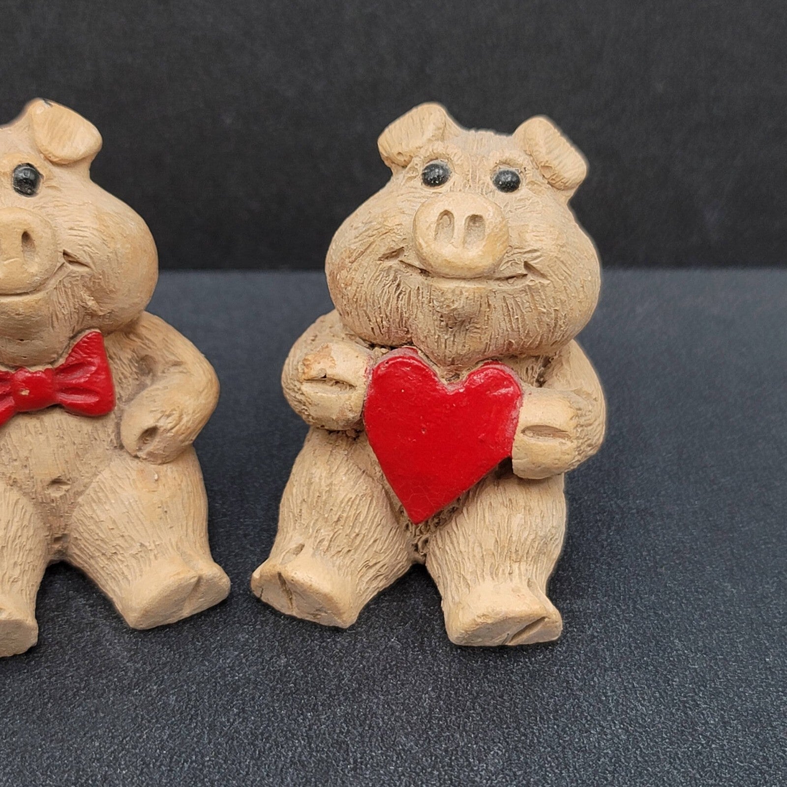 Vintage Miniature Mini by Lutz Pig Figurines Resin Heart Bow Scarf 1.5"