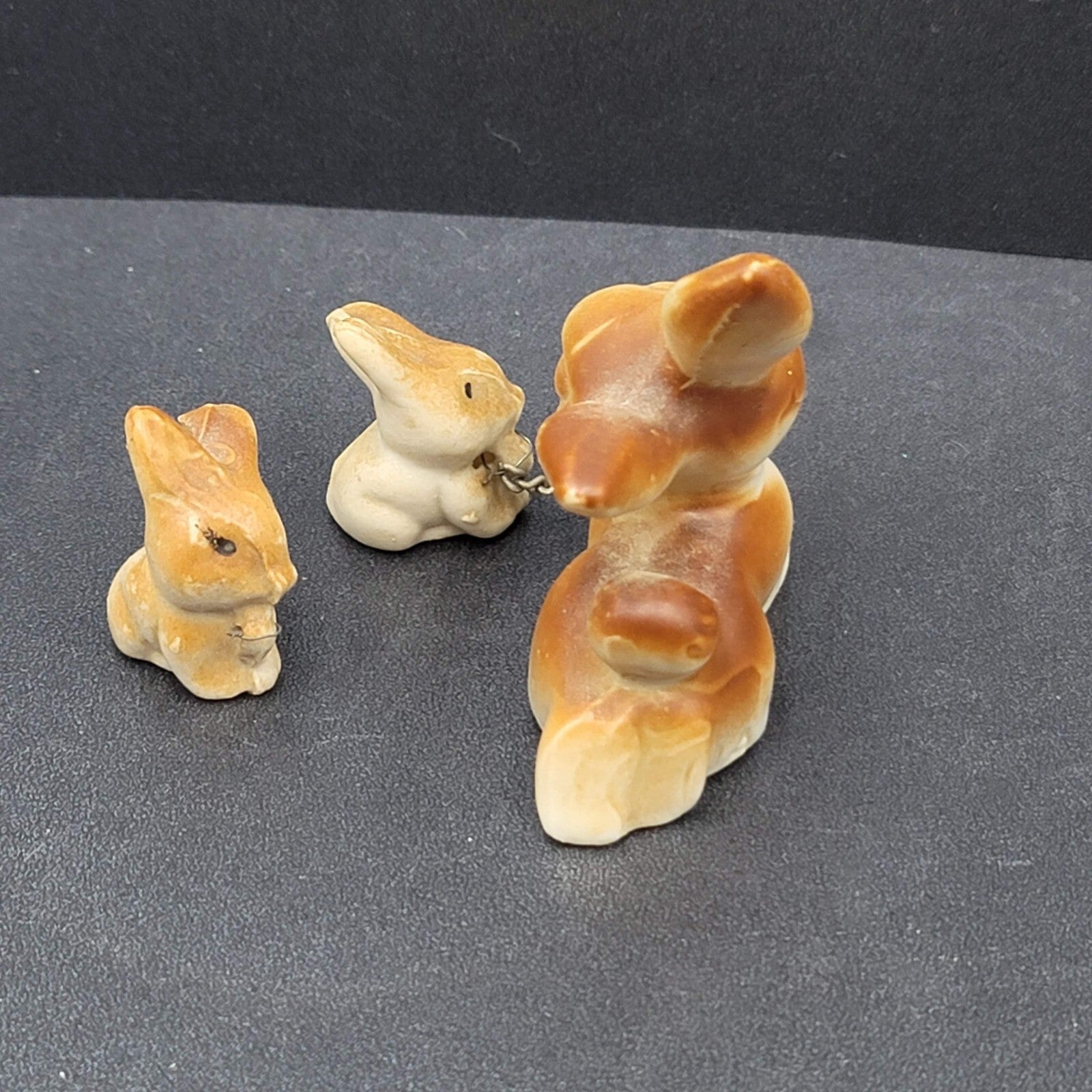 Vintage Figurines Rabbit Bunny Babies Chains Needs Restoration & Cleaning 2.25"