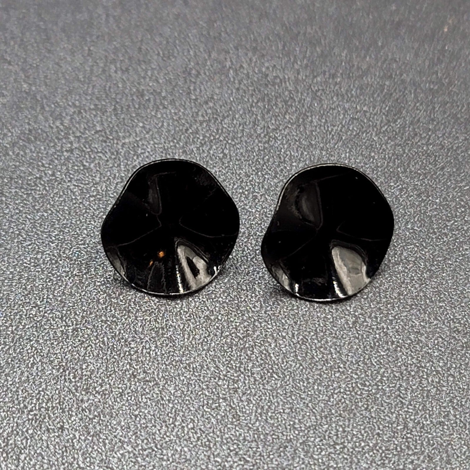 Vintage Pierced Earrings Black Enamel Wavy Round Studs 5/8"