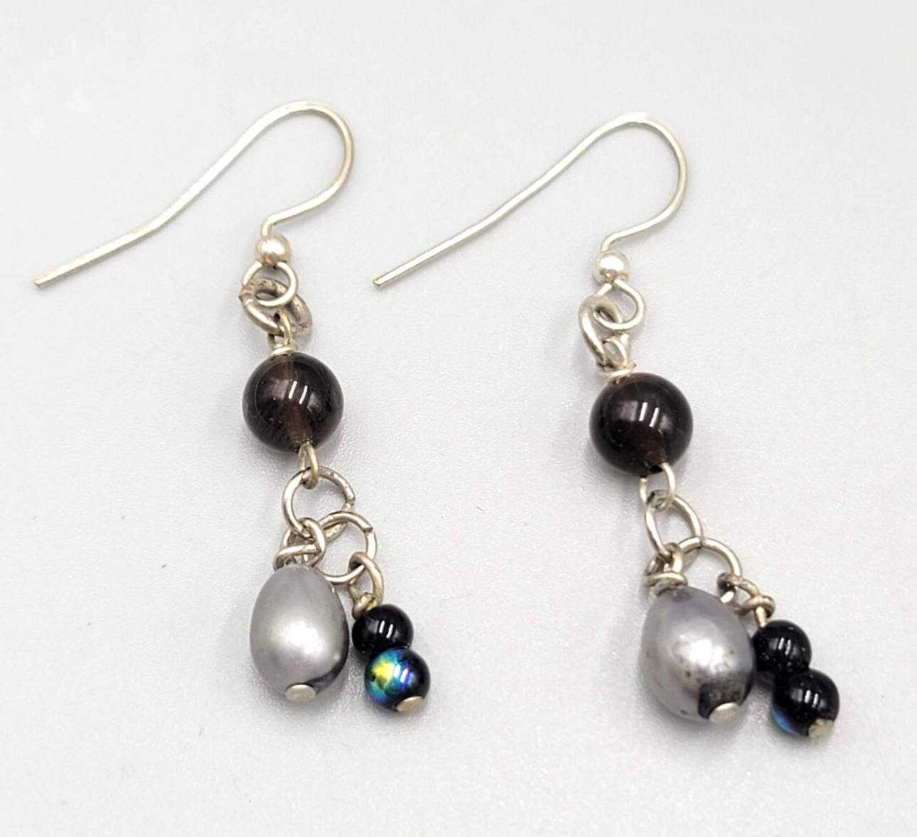 Glass Bead and Pearl Pierced Earrings Silver tone Dangle 1.25"