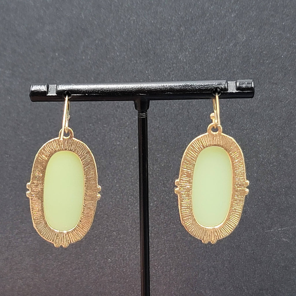 Pierced Earrings Gold tone Acrylic Green Dangle 1.25"