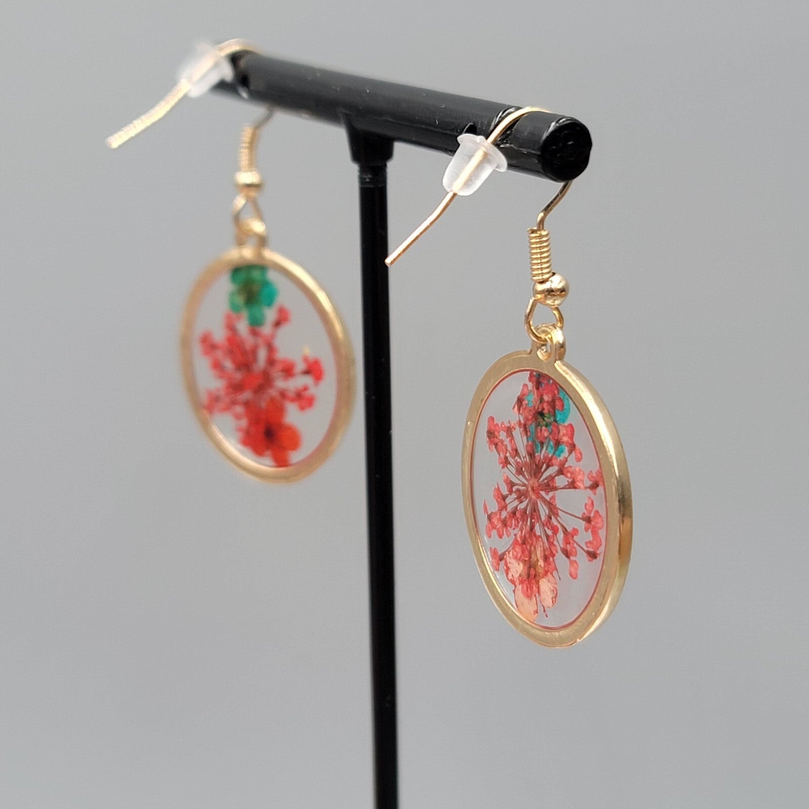 Real Flower Pierced Earrings Gold tone Pressed Resin Round Dangle New 1"