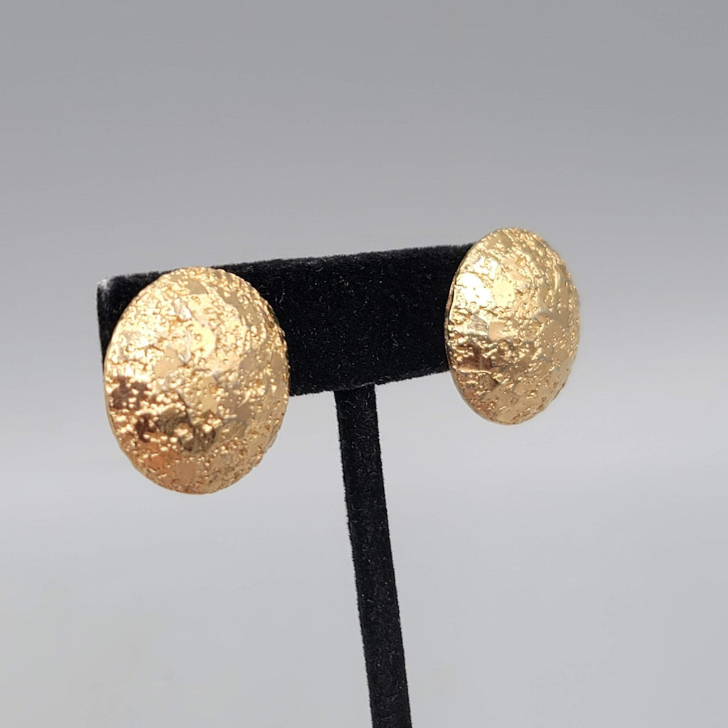 Vintage Sarah Cov Clip on Earrings Textured Round Dome 7/8"