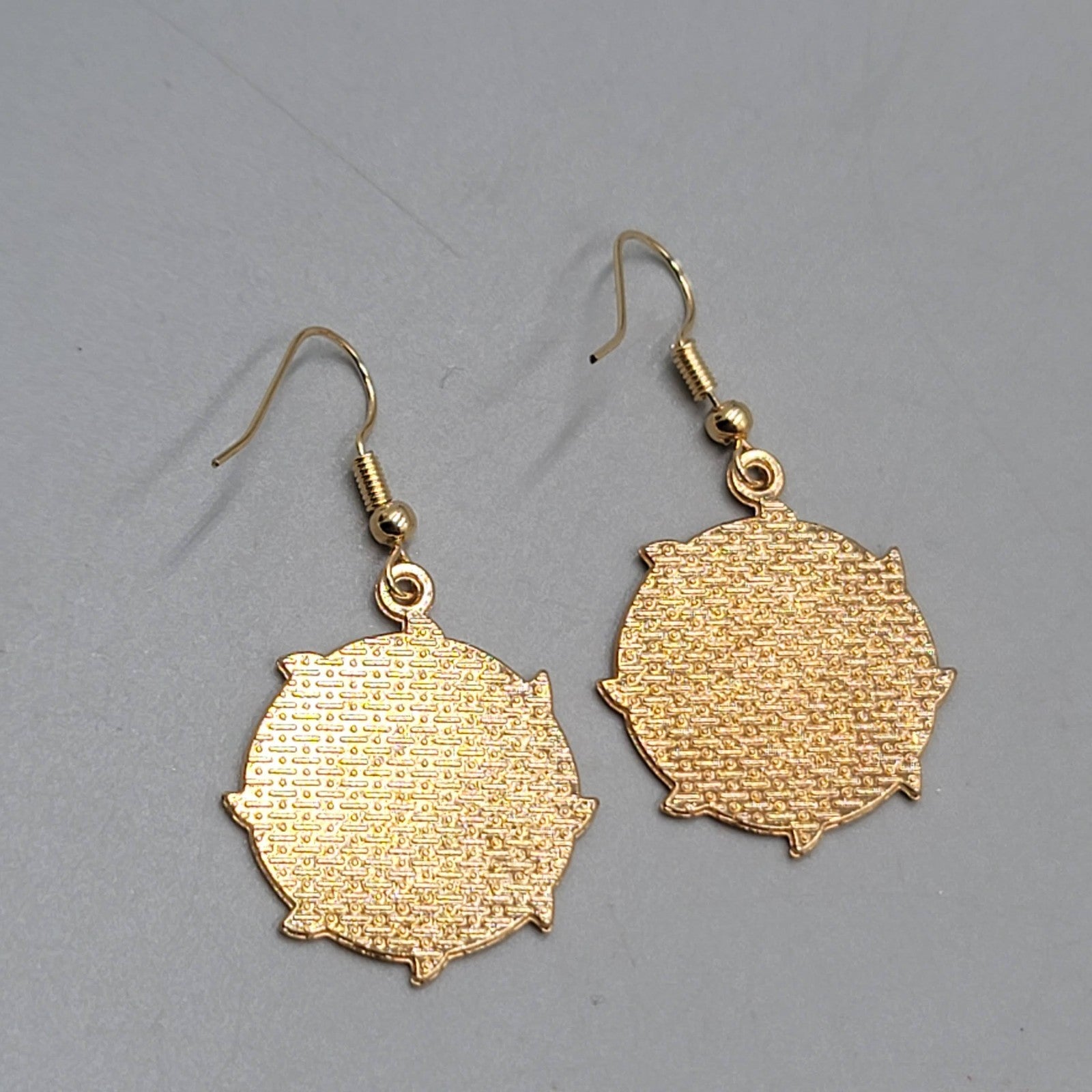 Kitty Cat in the Sun Enamel Pierced Earrings Gold tone Dangle 1 1/8"