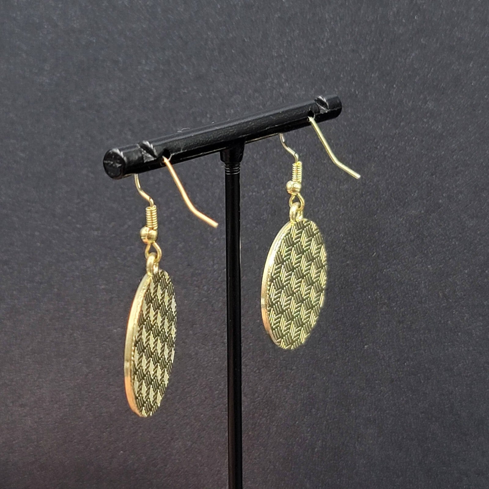 Island Kitty Cat Pierced Earrings Japanese Style Art Gold tone Round Dangle 1"
