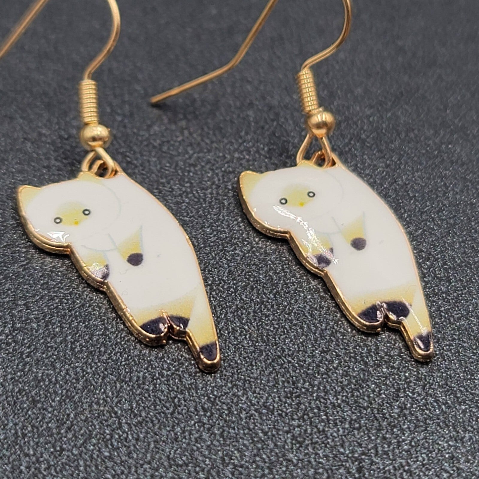 Pierced Earrings Gold tone White Enamel Kitty Cat Dangle 1"