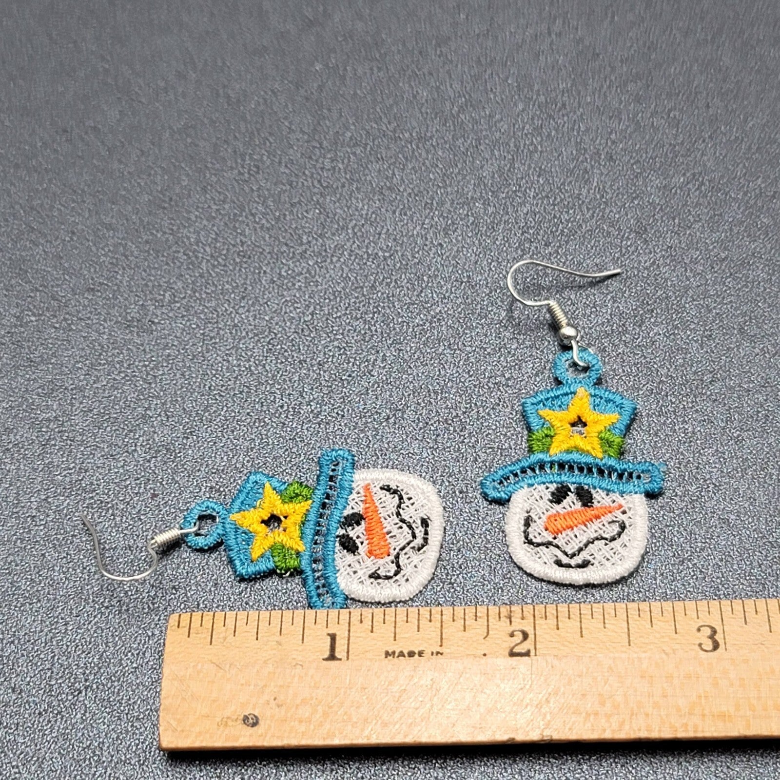 Christmas Pierced Earrings Threaded Snowman Dangle 1.5"
