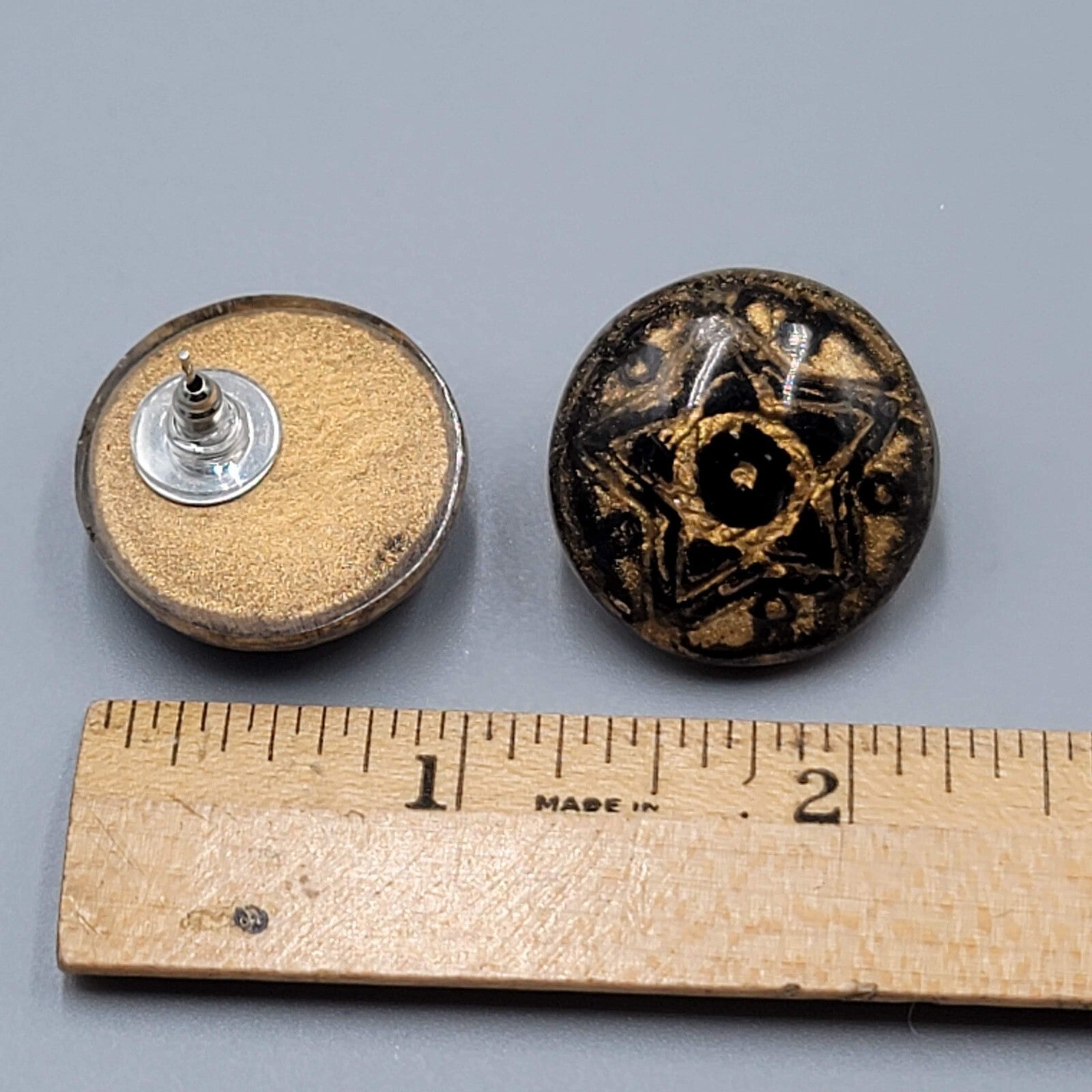 Vintage Star Resin Pierced Earrings Black Gold Round Domed 1"