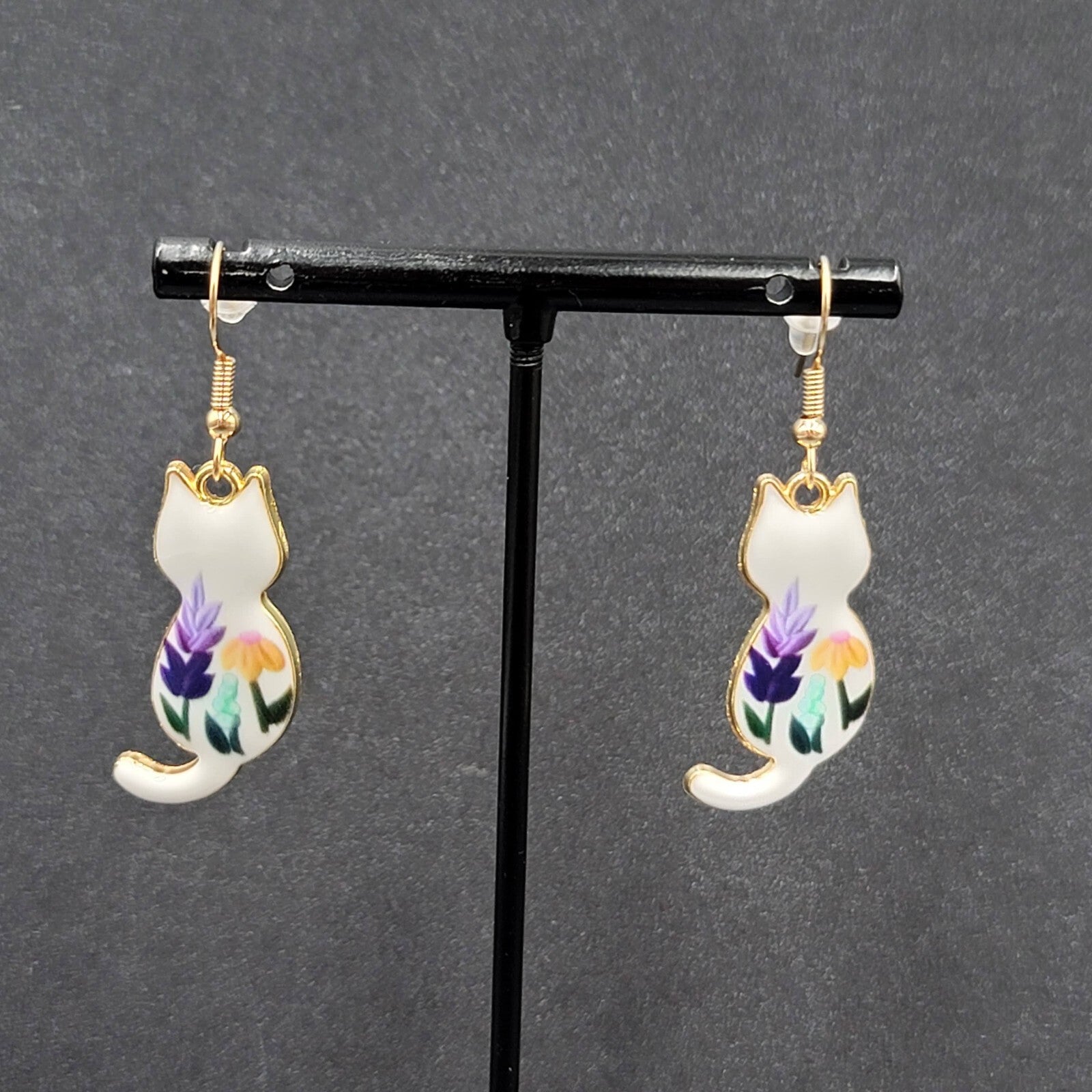 Pierced Earrings Gold tone Cat White Enamel Flowers Dangle 1.25"