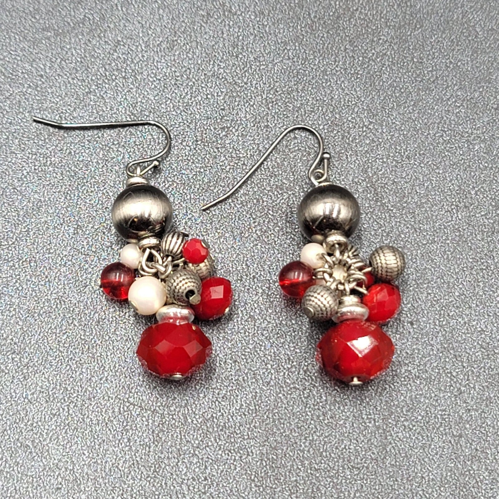 Pierced Earrings Silver tone Red Gray White Black Bead Dangle 1.5"