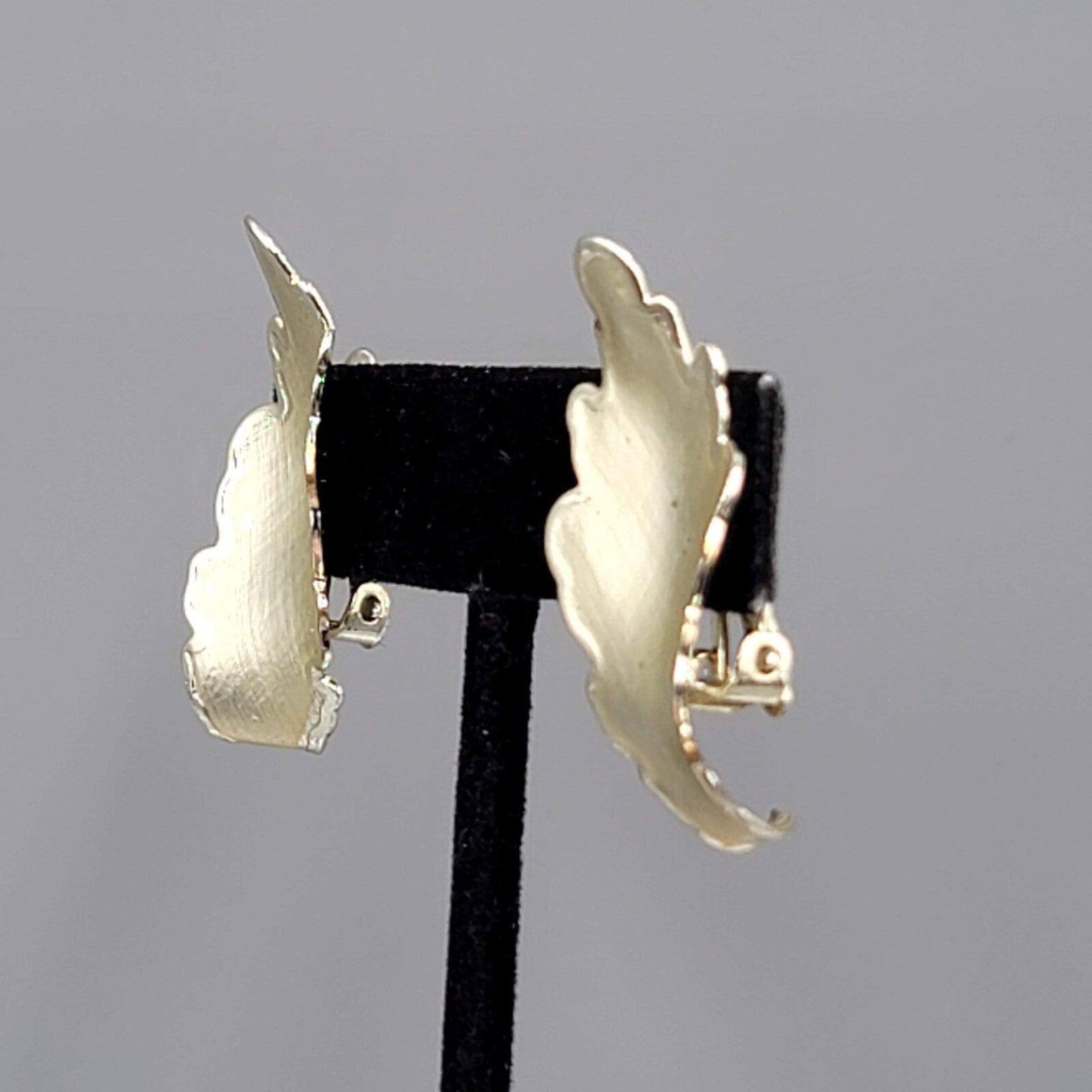 Vintage Coro Clip on Earrings Very Light Gold tone Climber Leaf 1.5"