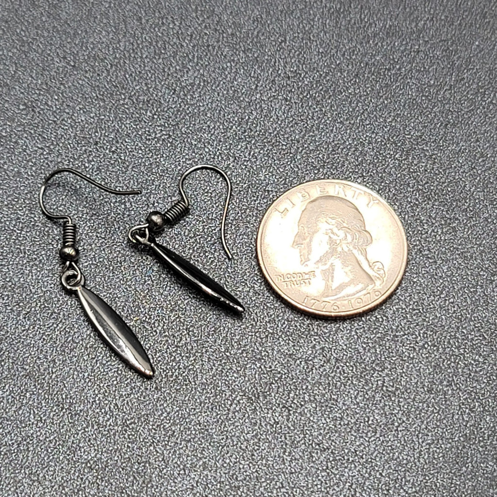 Pierced Earrings Black Metal Minimalist Dangle 7/8"