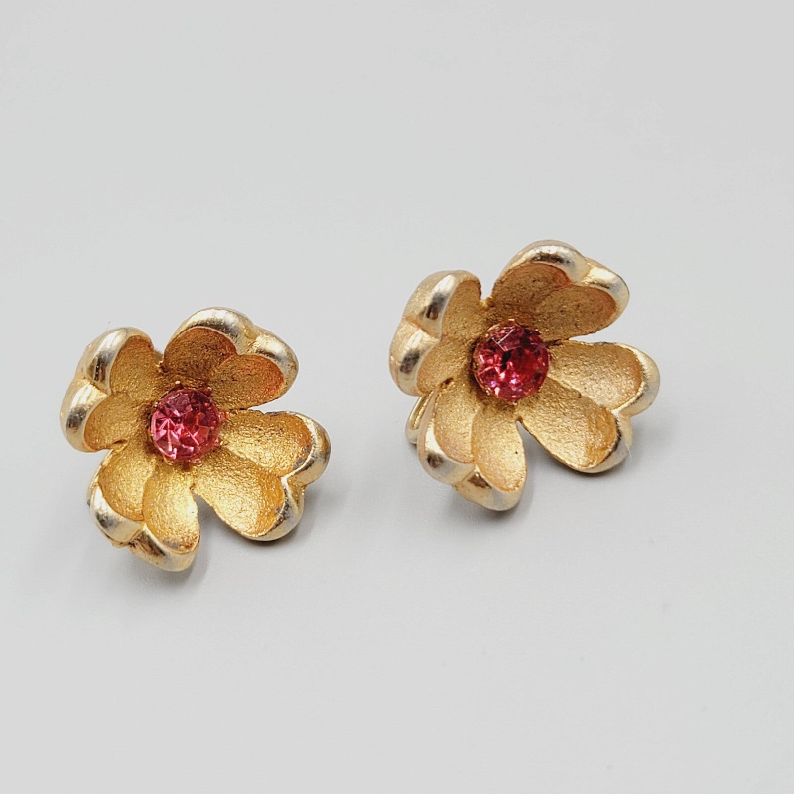 Vintage Flower Clip on Earrings Gold tone Pink Rhinestone Drop 7/8" Screw Back