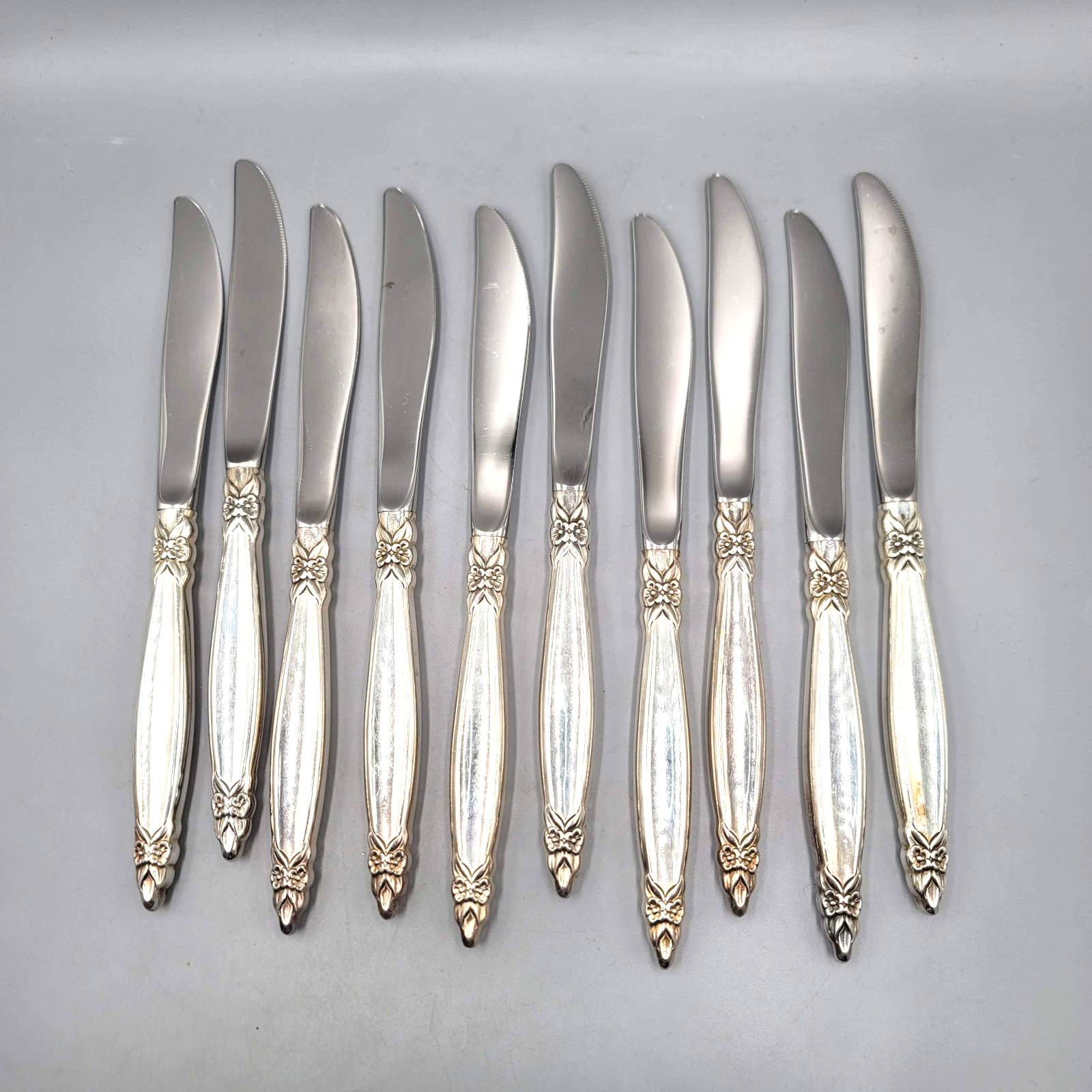 1847 Rogers Bros International Silver Plate Garland Lot of 10 Dinner Knives