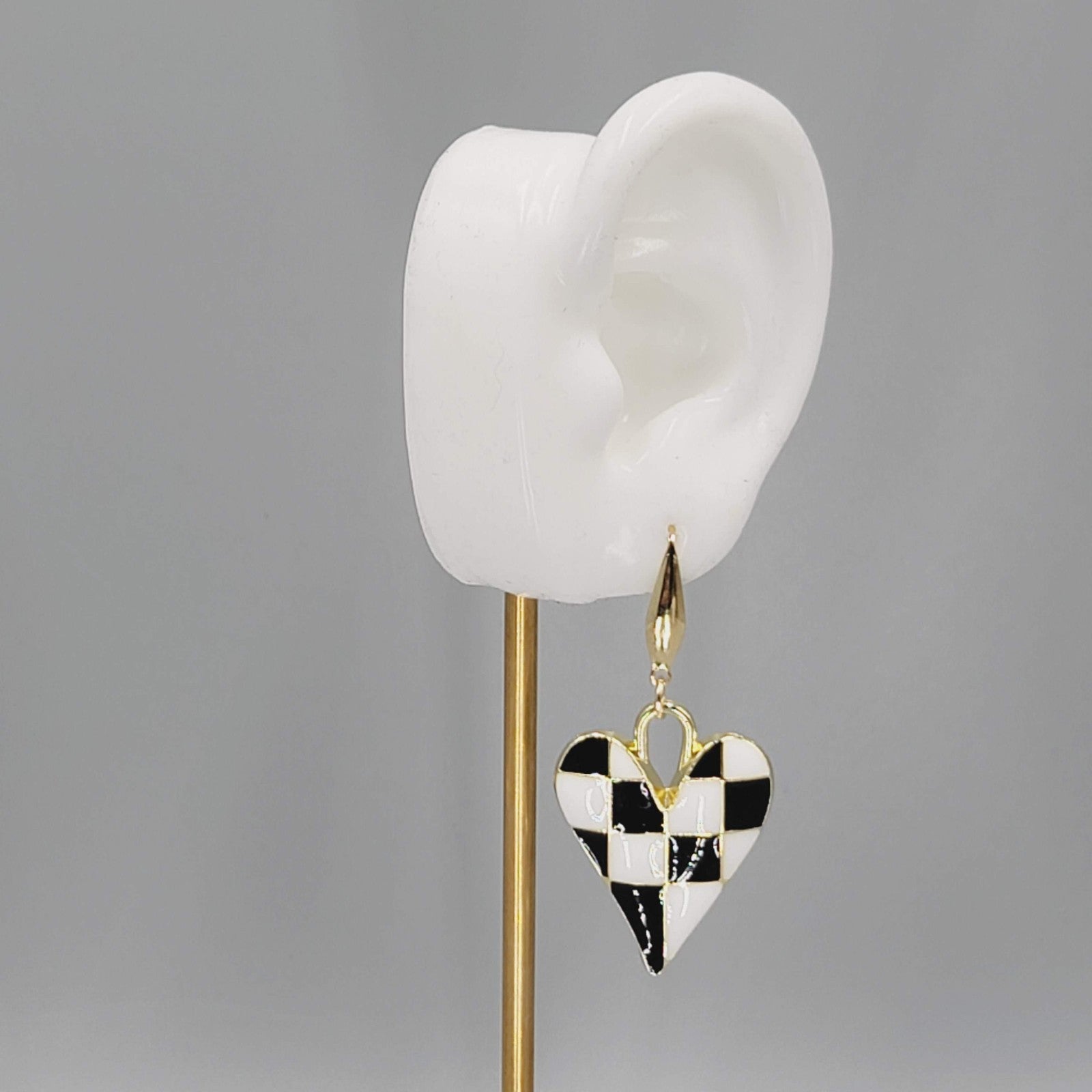 Black White Enamel Checkered Heart Pierced Earrings Gold tone  Dangle Large 1.5"