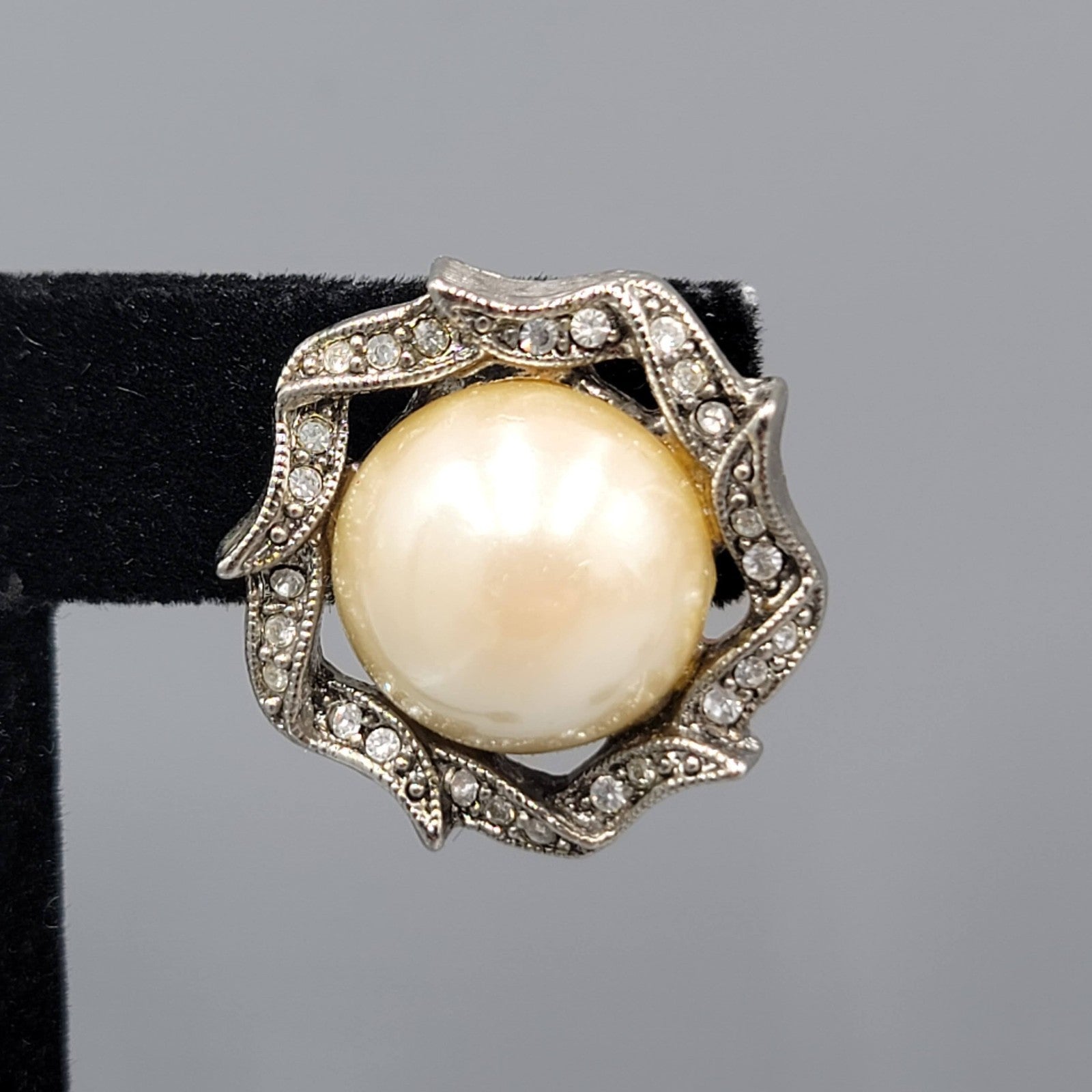 Vintage Pearlescent Cabochon Clip on Earrings Rhinestone Wreath Silver tone 1 in