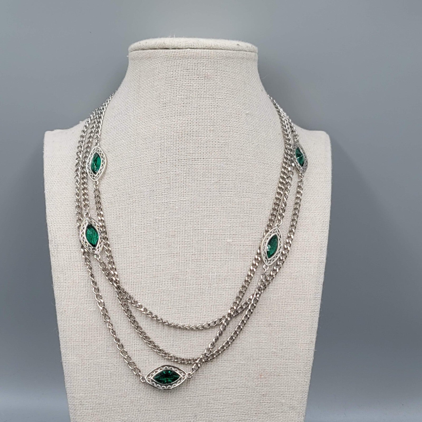 Vintage Green Rhinestone Station Necklace Silvertone 34" Estate Costume Jewelry 
