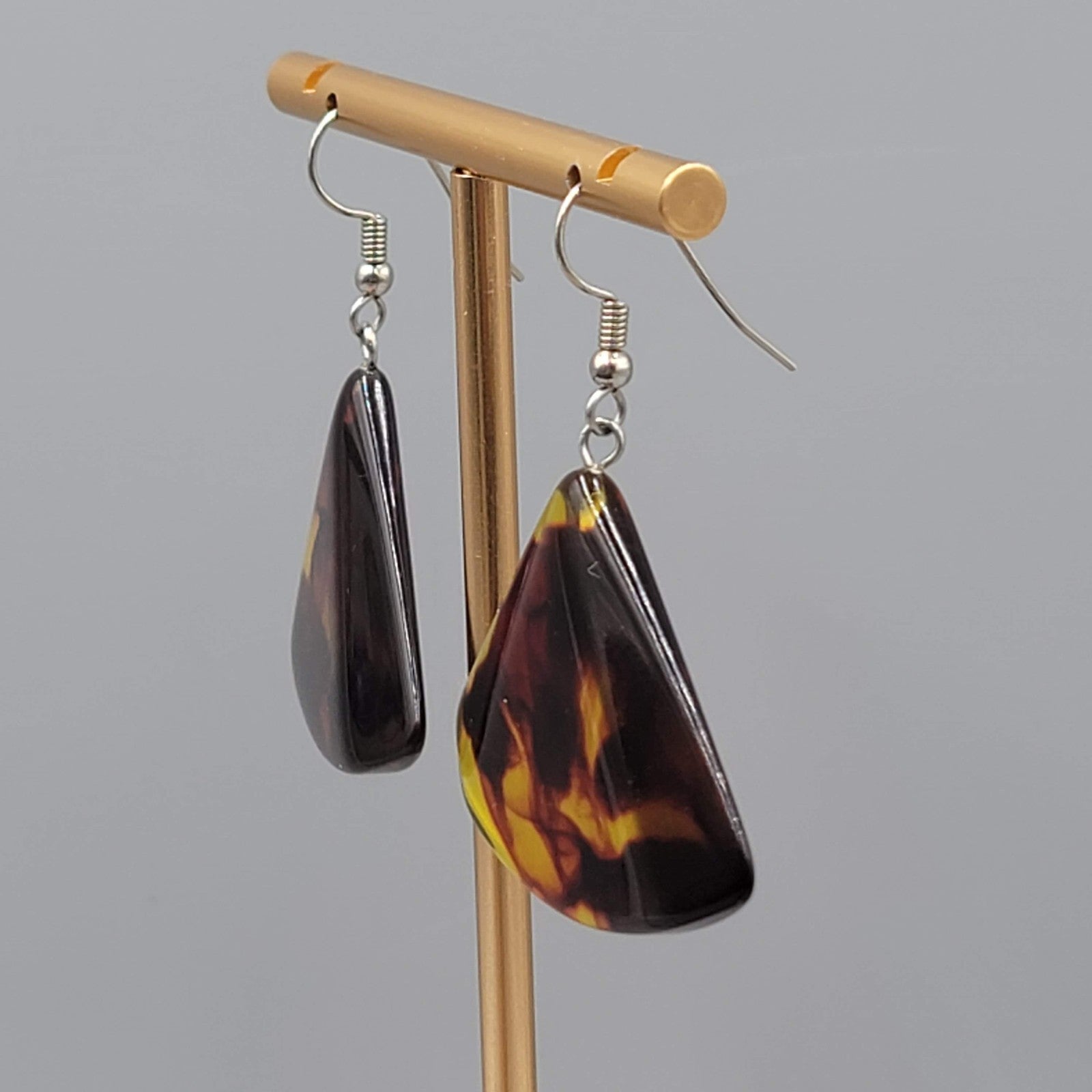 Acrylic Tortoise Statement Pierced Earrings Silver tone Dangle Triangles 1.25 in