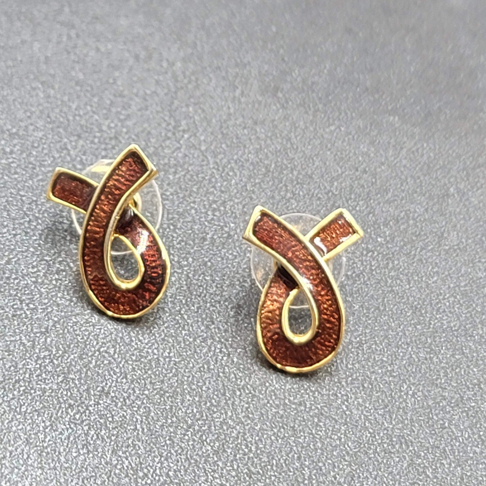 Vintage Pierced Earrings Gold tone Brown Enamel Ribbon Swish Studs 3/4"