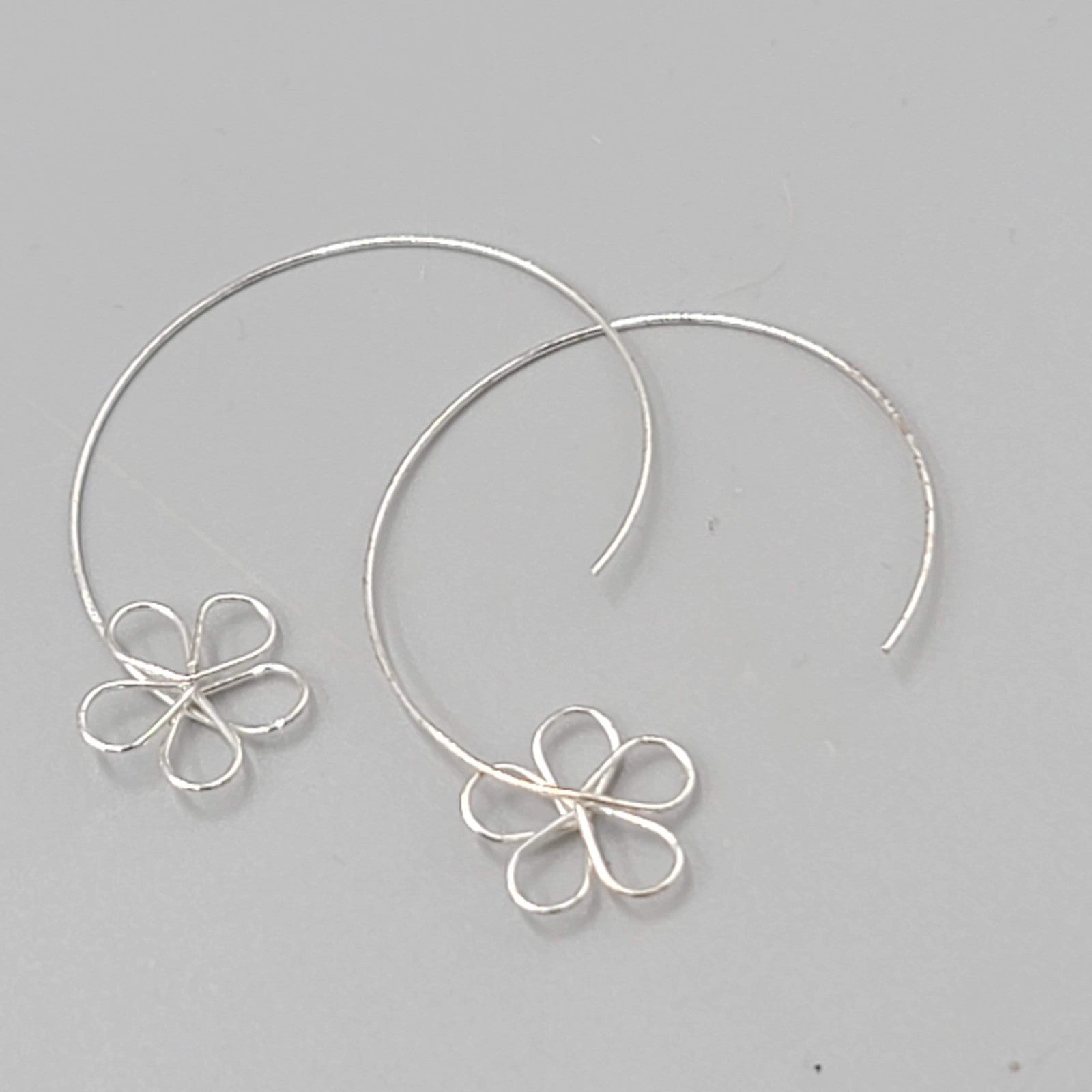 Sterling Silver Pierced Earrings Dainty Wire Flower 1.25" 925