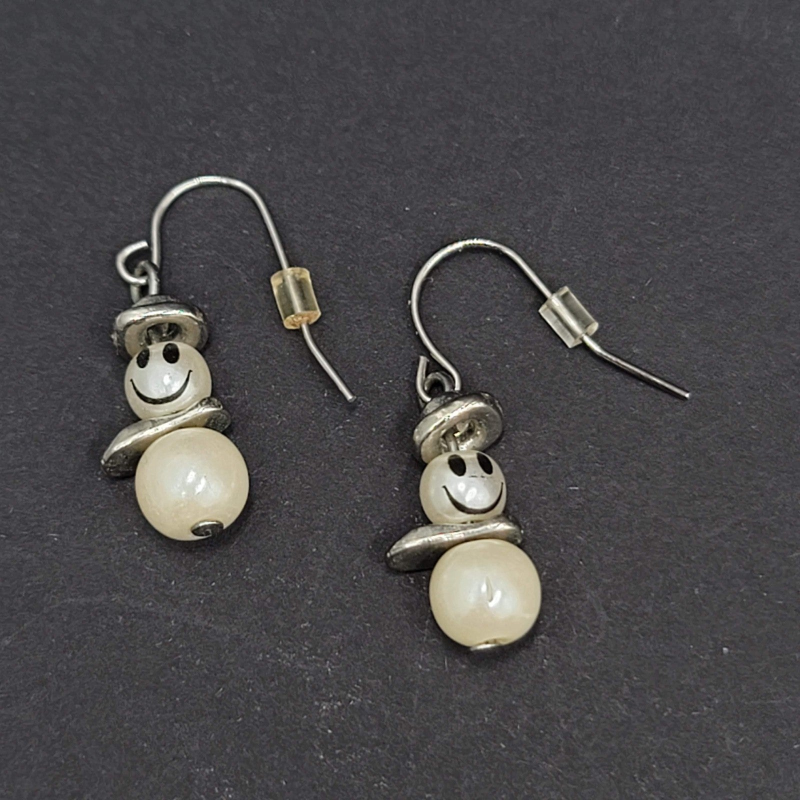 Snowman Bead Pierced Earrings Silver tone Dangle 3/4"