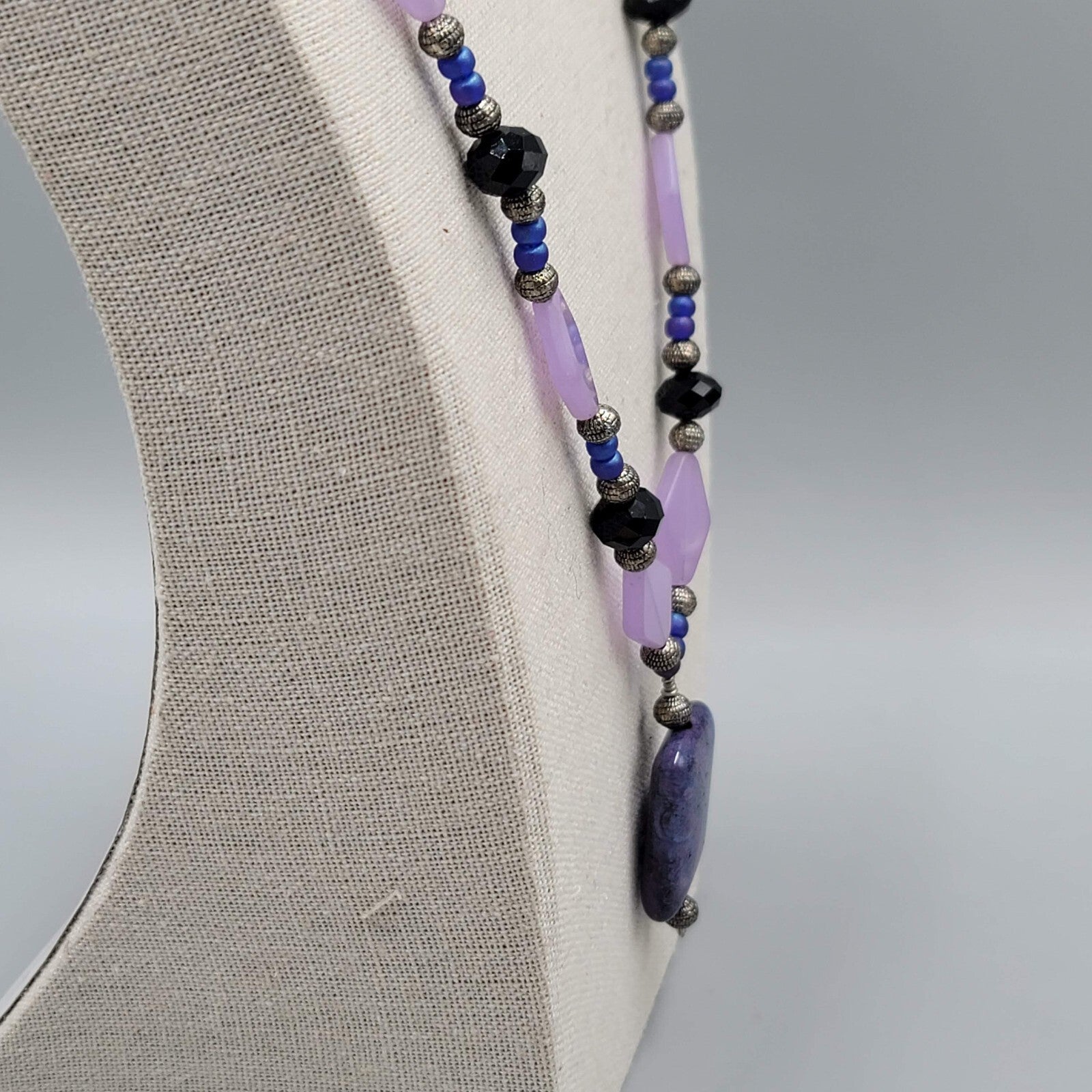 Purple Bead Pendant NecklaceSilver tone Black Beads  22"