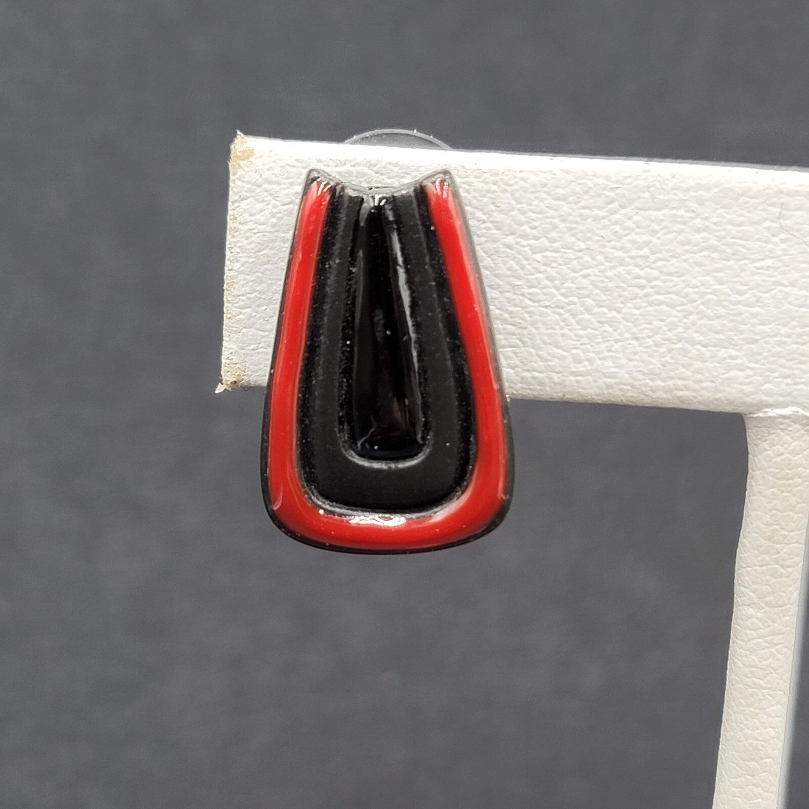 Chicos Clip on Earrings Red Black Enamel Studs 3/4"