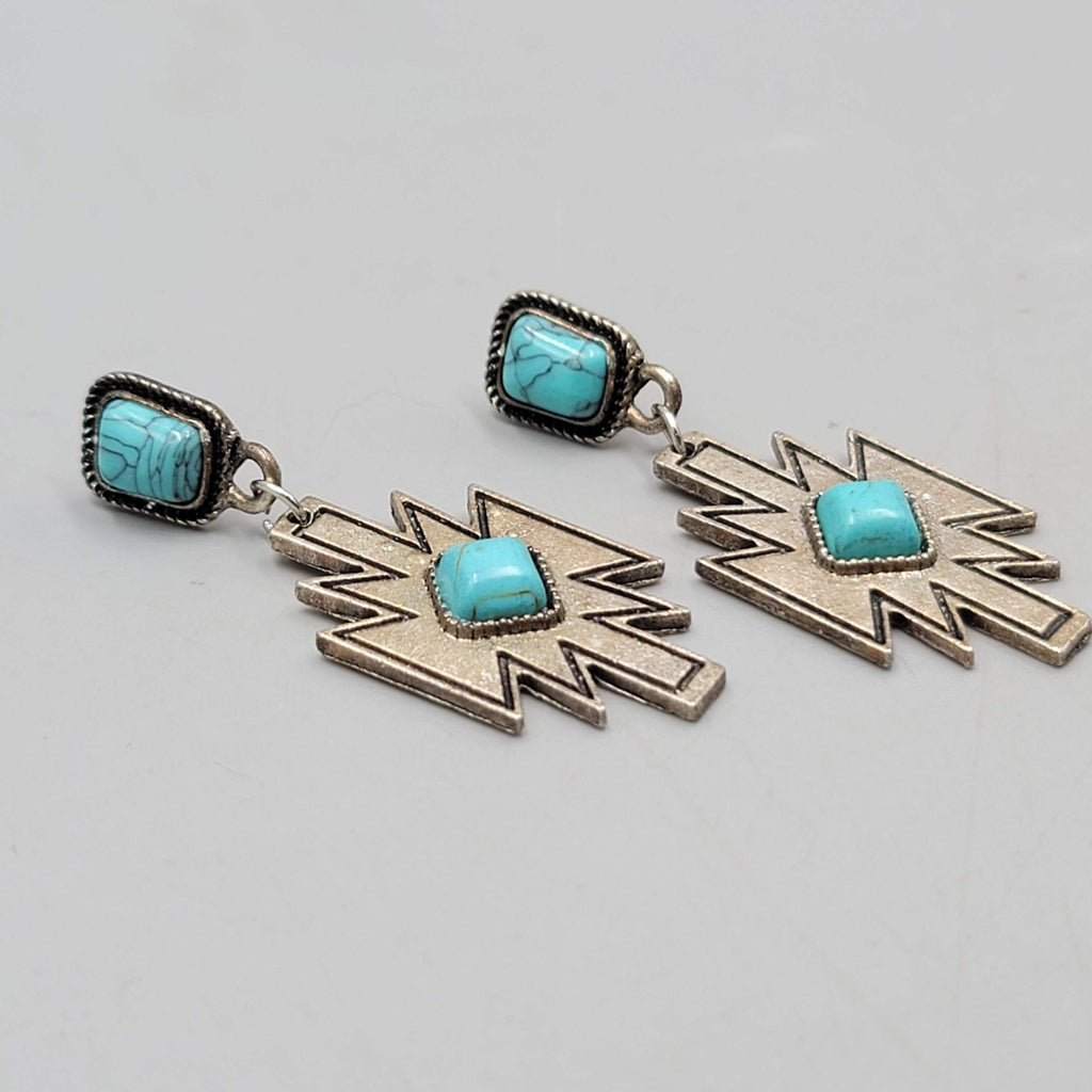 Southwest Design Pierced Earrings Silver tone Dangle  2"