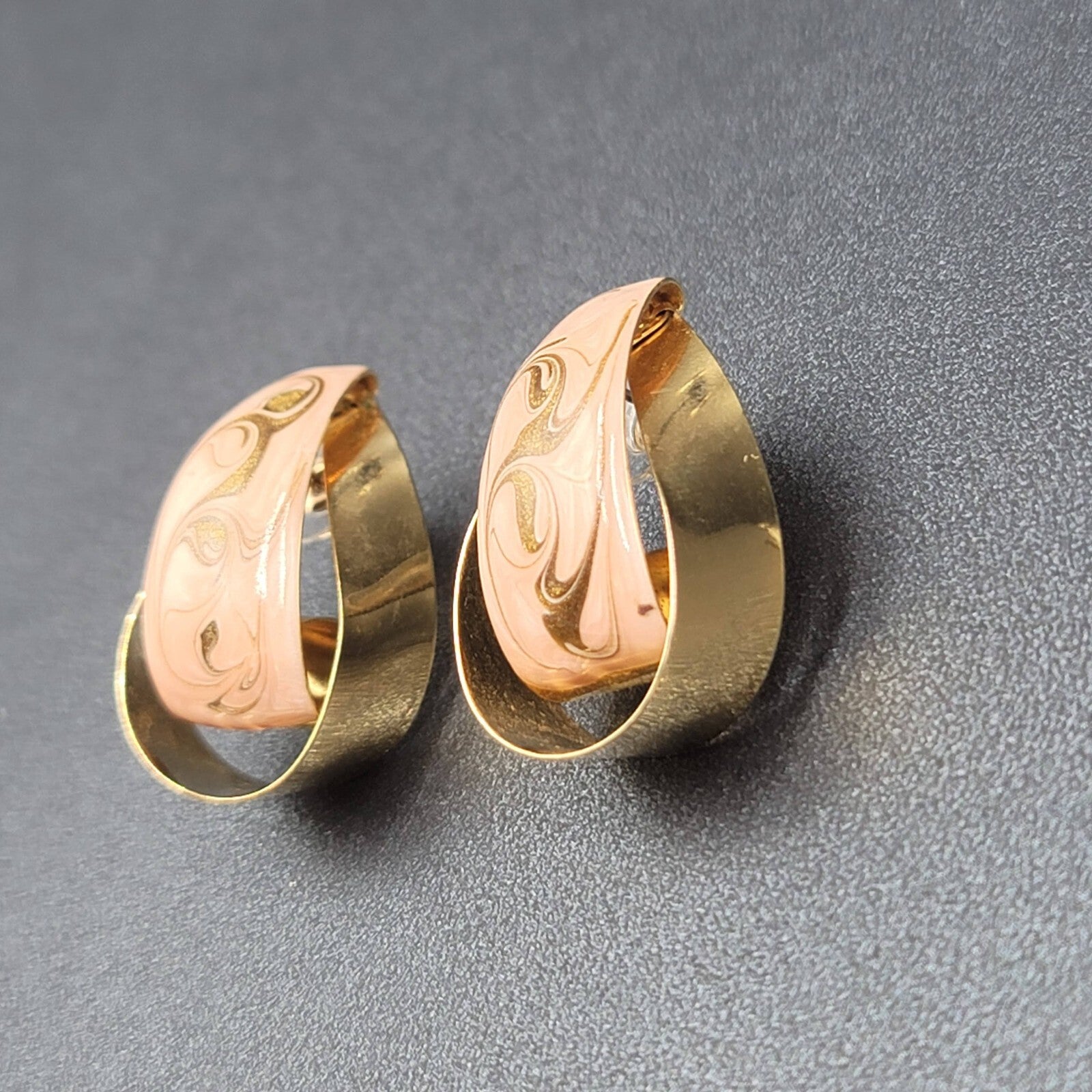 Vintage Pierced Earrings Gold tone Swirl Pink Statement Enamel Drop 1 1/8"