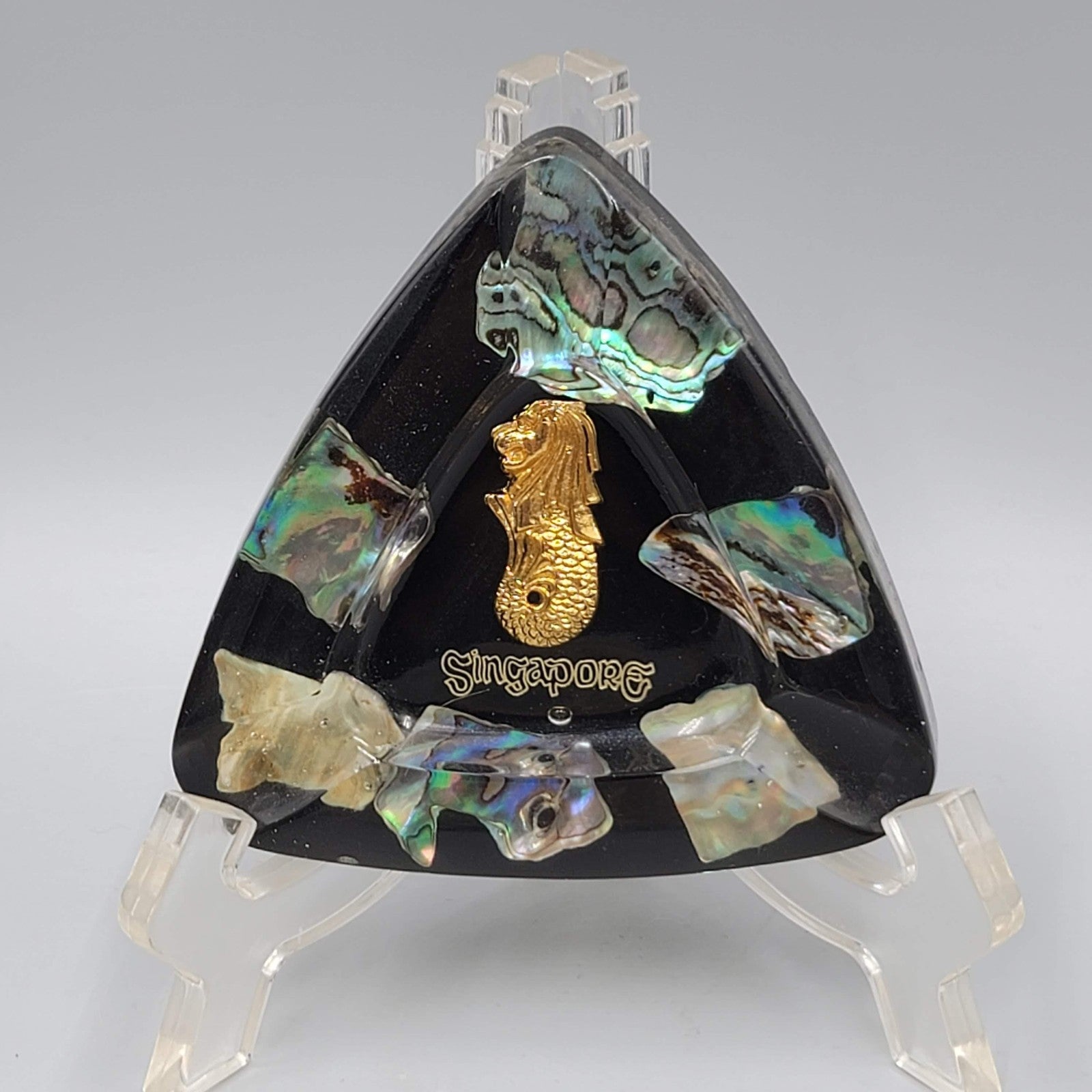 Singapore Merlion Abalone Shell Inlay Triangular Black Resin Ashtray Souvenir