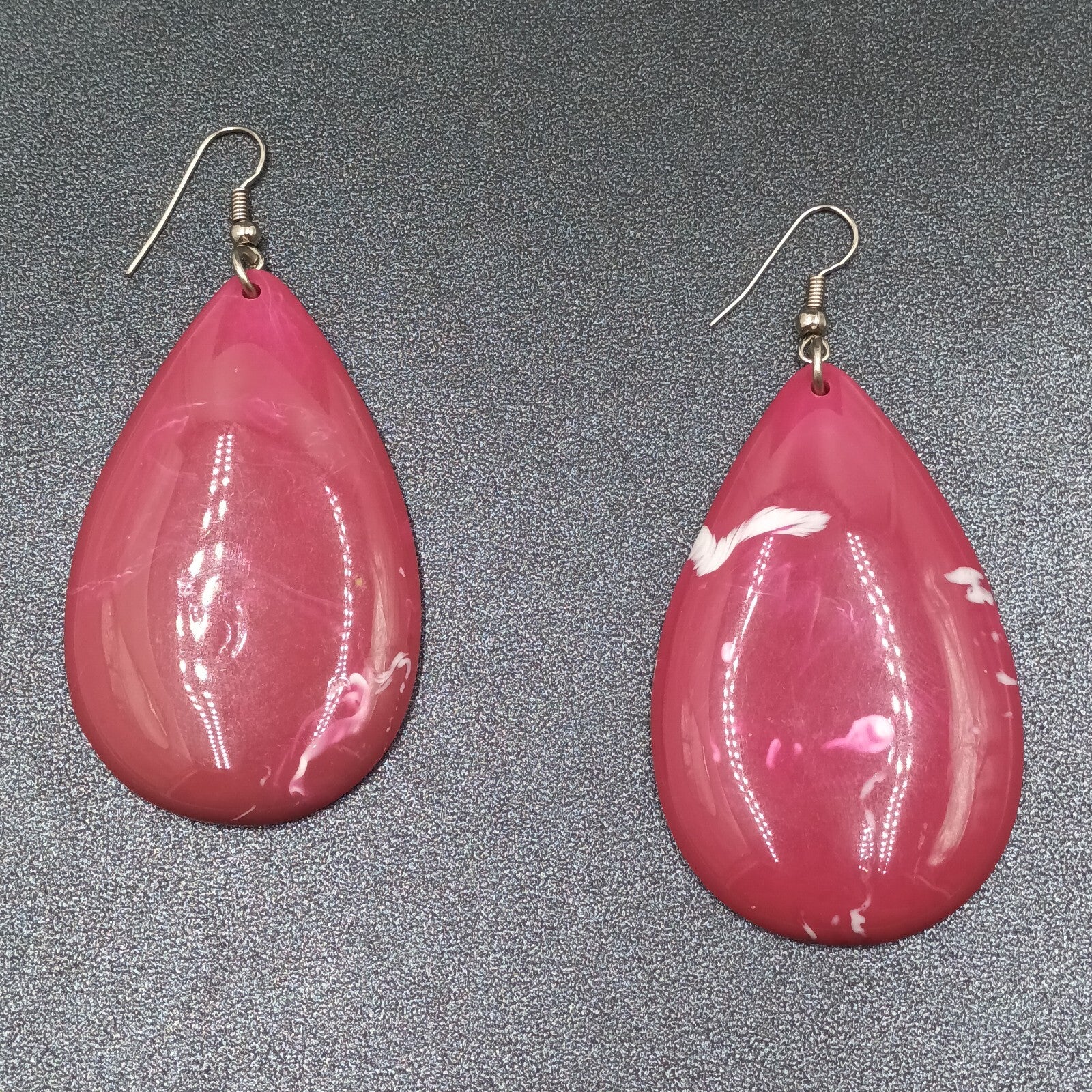 Pierced Earrings Pink Swirl Acrylic Teardrop Silver tone Hook Dangle 2 1/4"