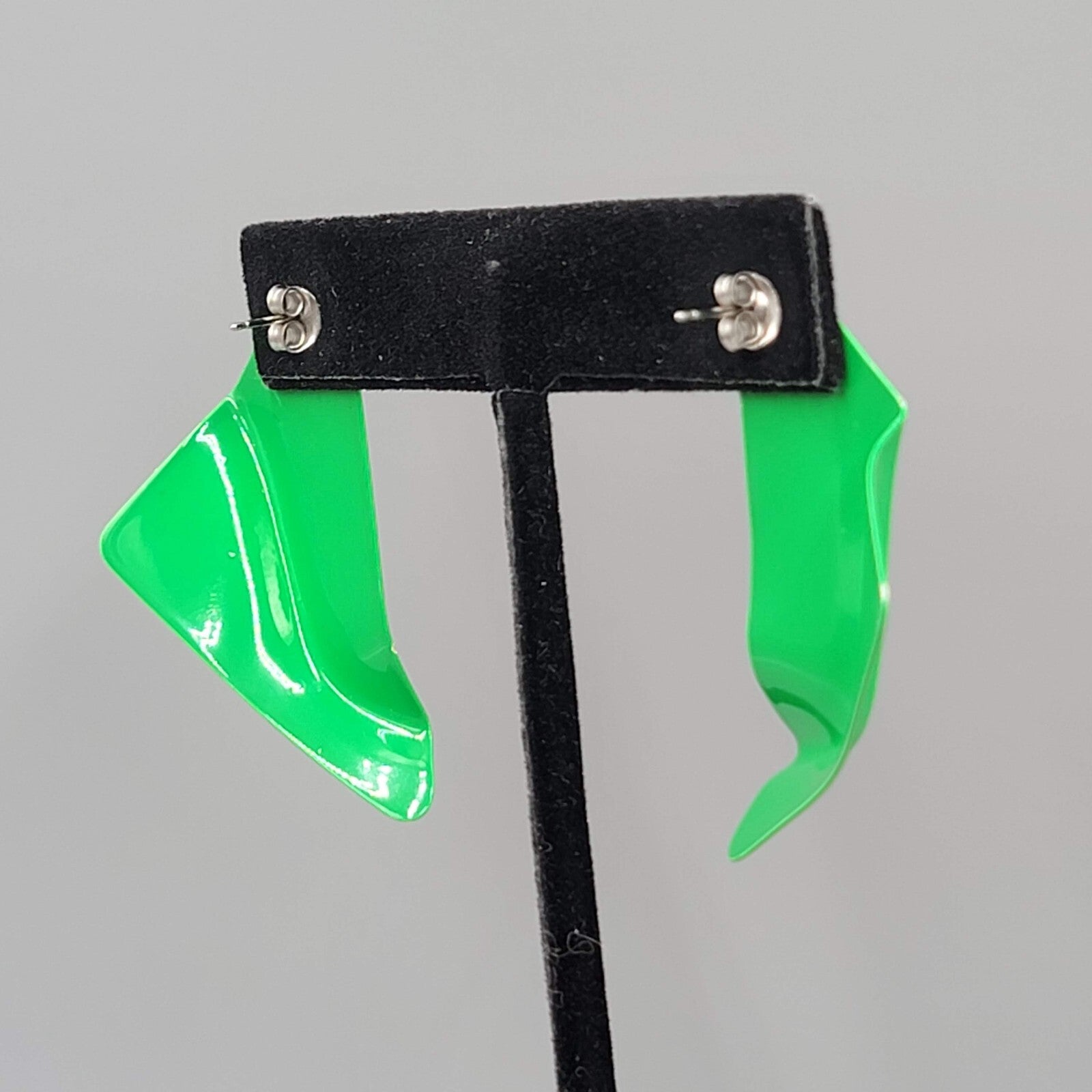 Vintage Green Enamel Statement Drop Pierced Earrings 80s 1 7/8"