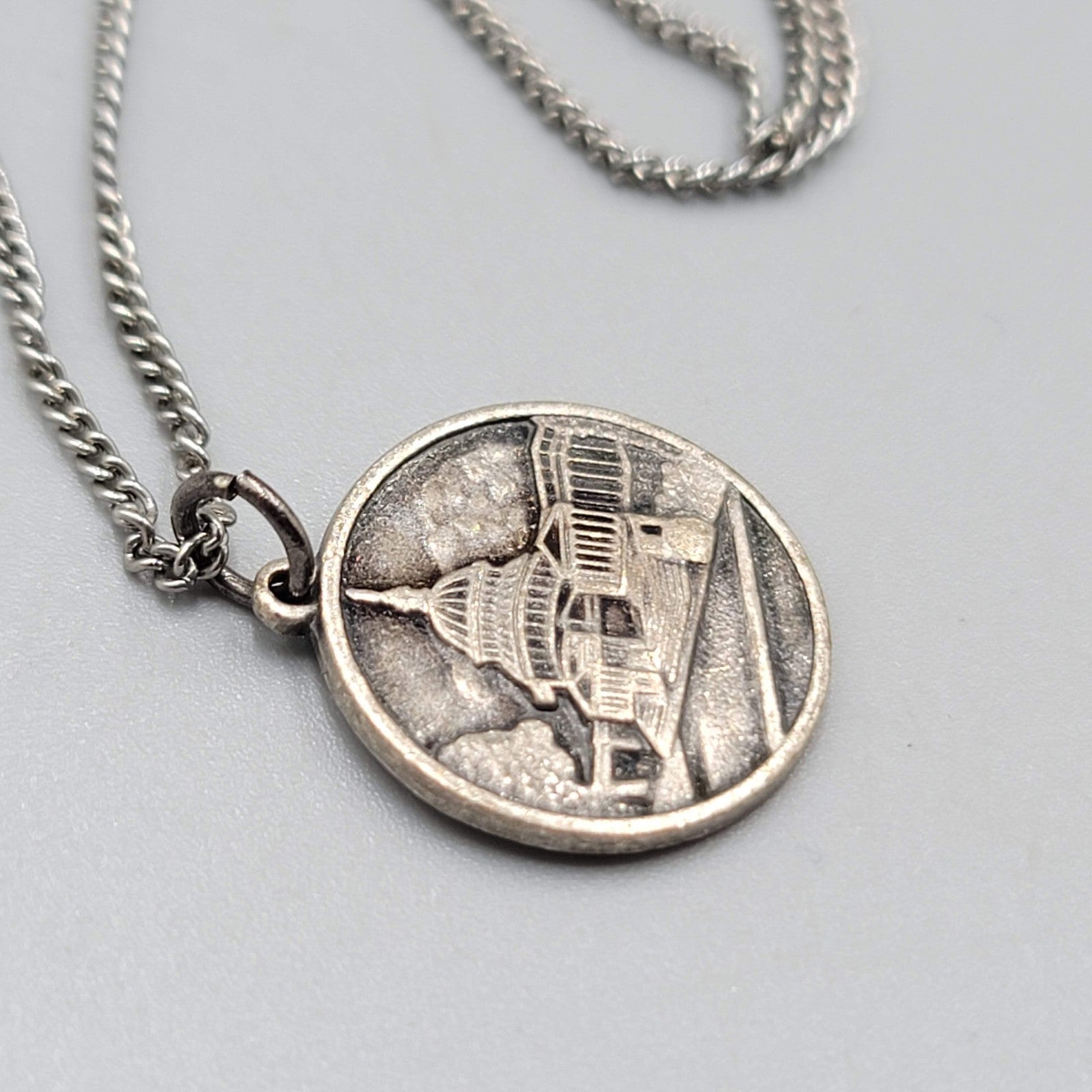 Vintage US Capitol George Washington Cornerstone Pendant Charm Necklace 18"