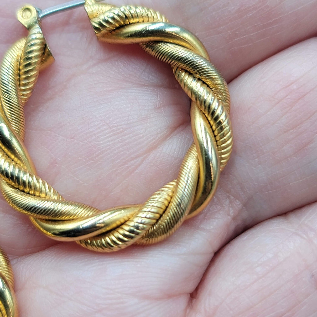 Vintage Pierced Earrings 1 1/8"