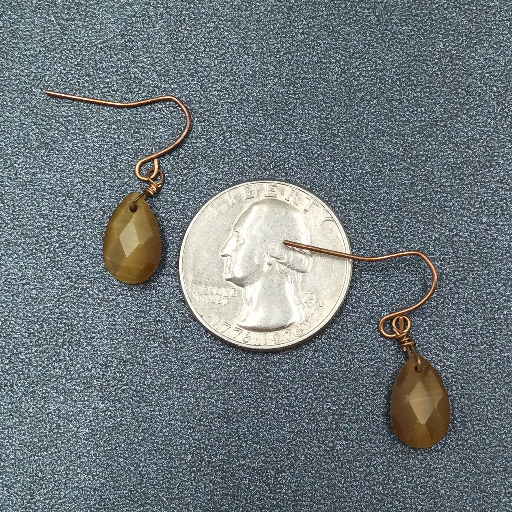 Pierced Earrings Faceted Yellow Chatoyant Glass Teardrop Copper tone Dangle 1/2"