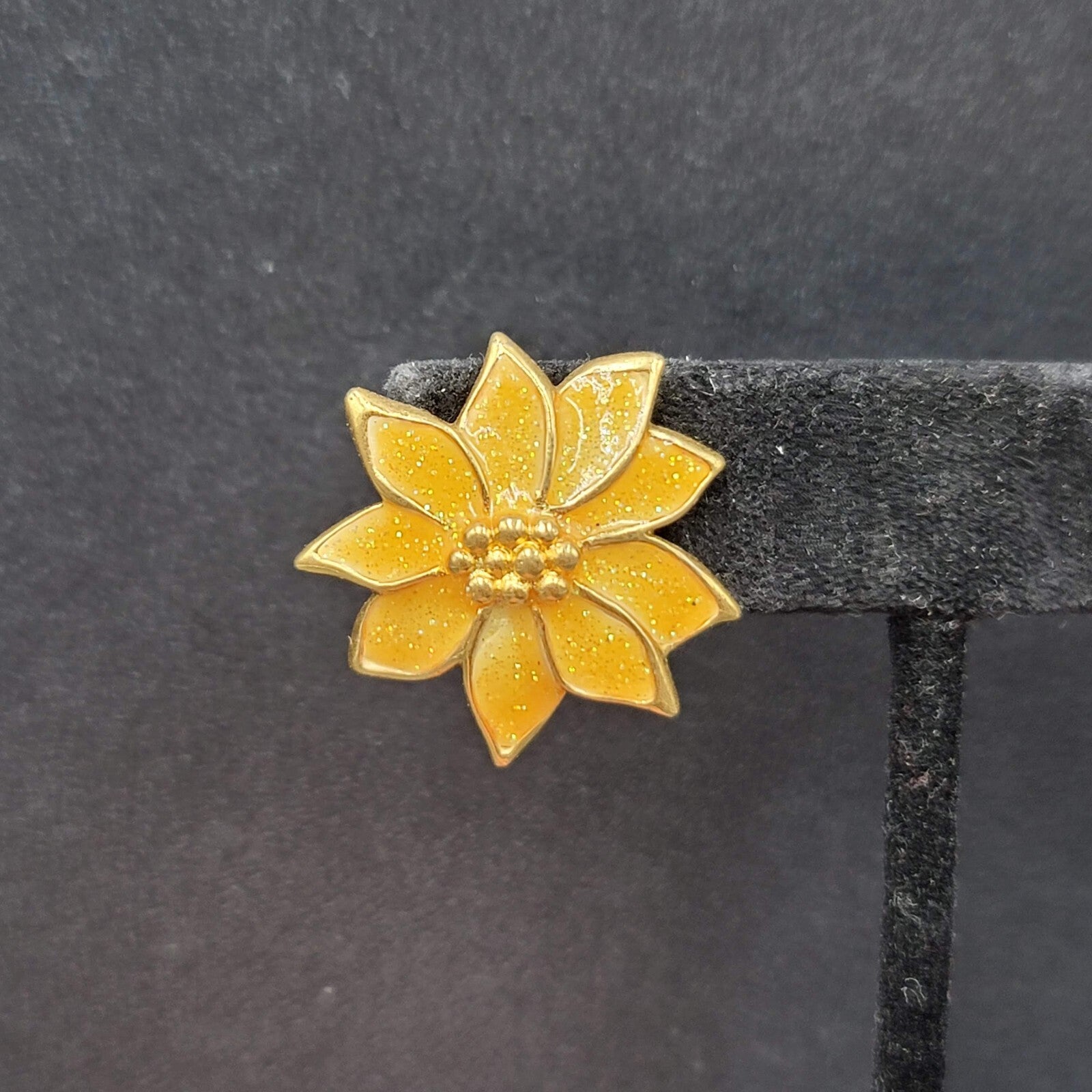 Vintage Pointsettia Pierced Earrings Yellow Goldtone Sparkle Enamel Christmas 1"