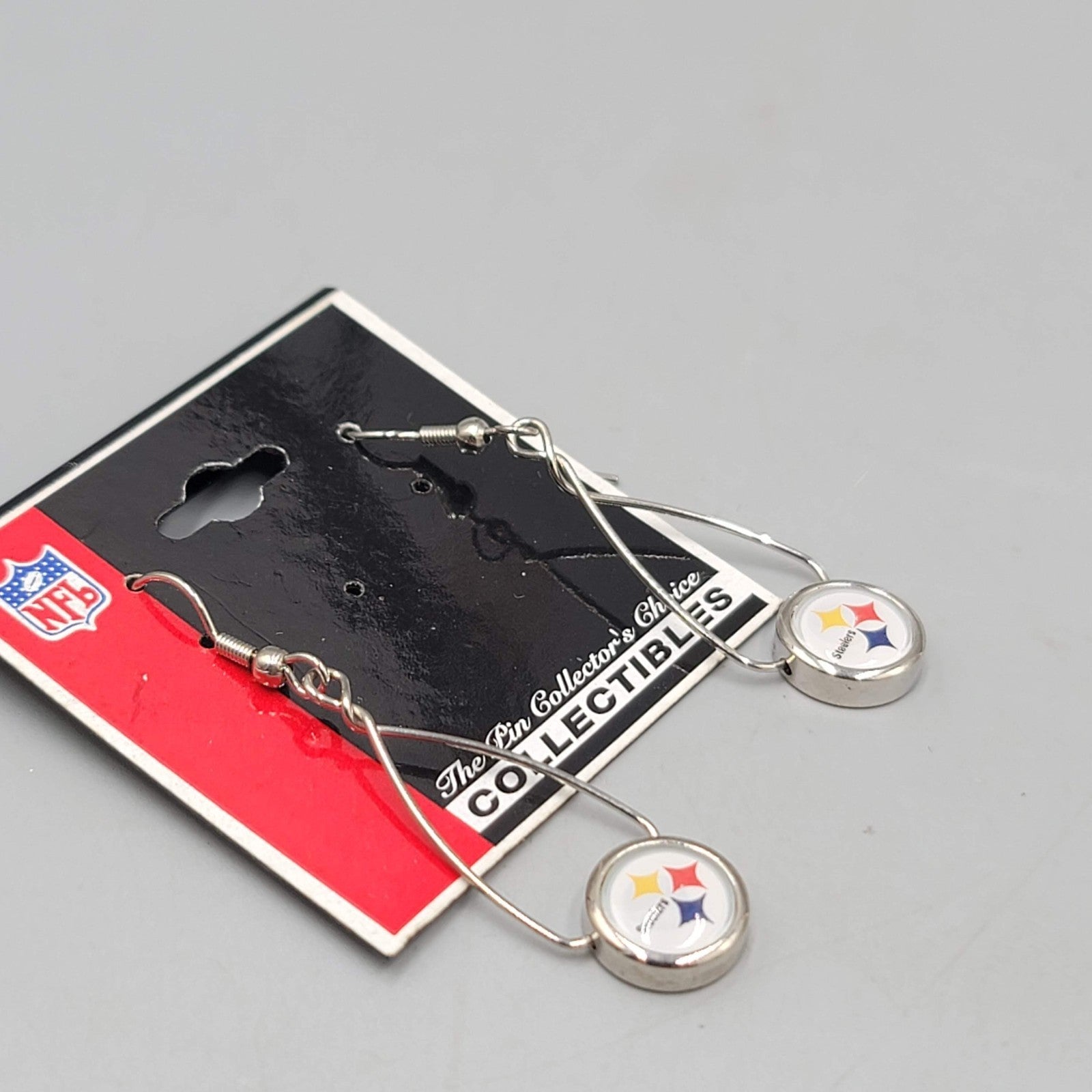 Pittsburgh Steelers NFL Pierced Earrings Silver tone Dangle  NWT 1.5 in