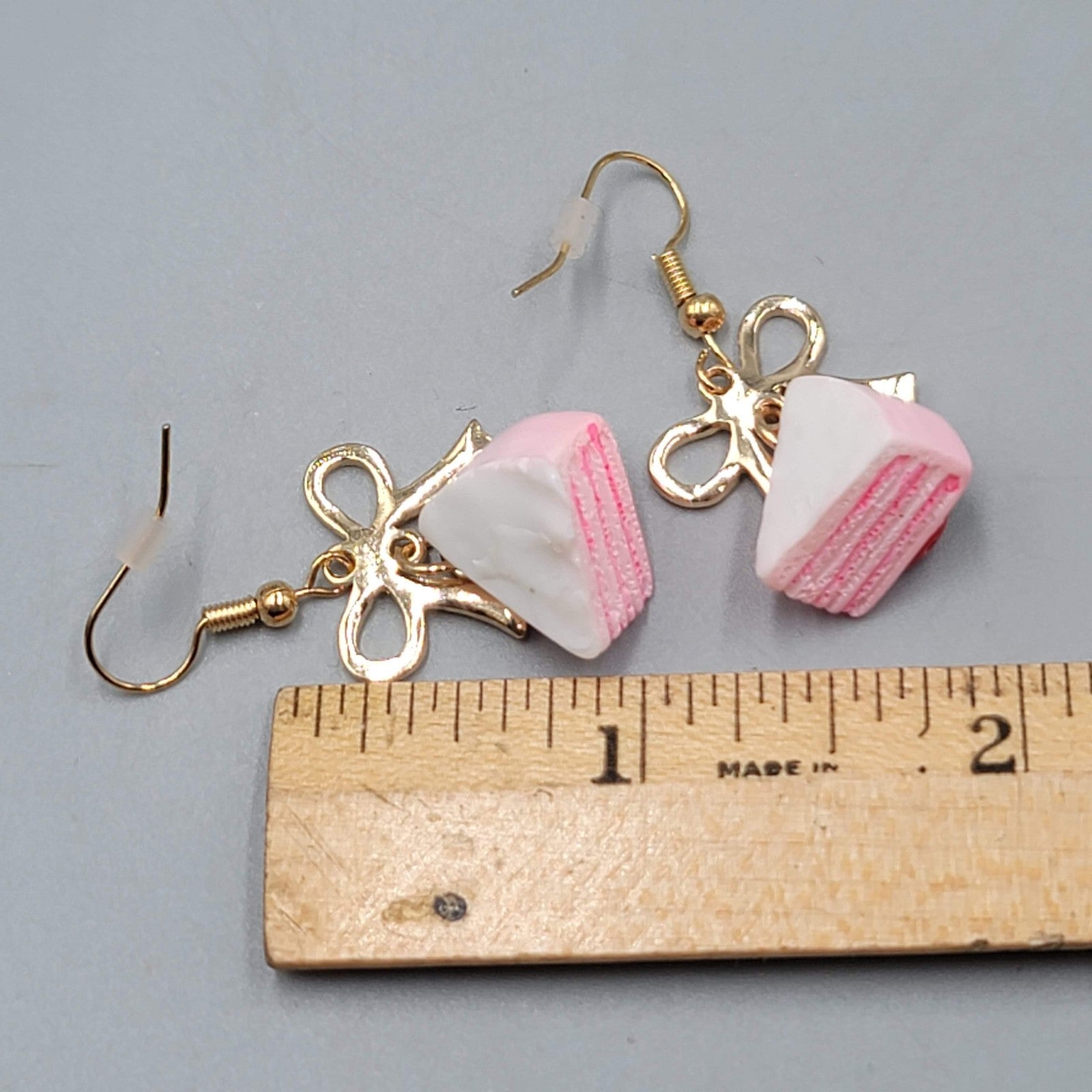Strawberry Shortcake Slice Pierced Earrings Dangle Bow Gold Tone Cake 1"
