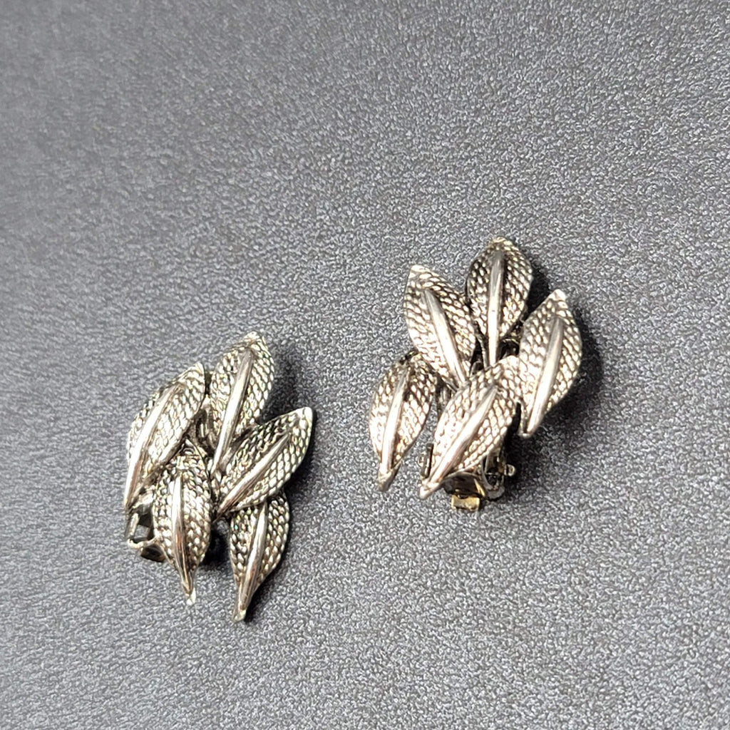 Vintage Clip on Earrings Silver tone 1 1/8" Textured Drop Leaves