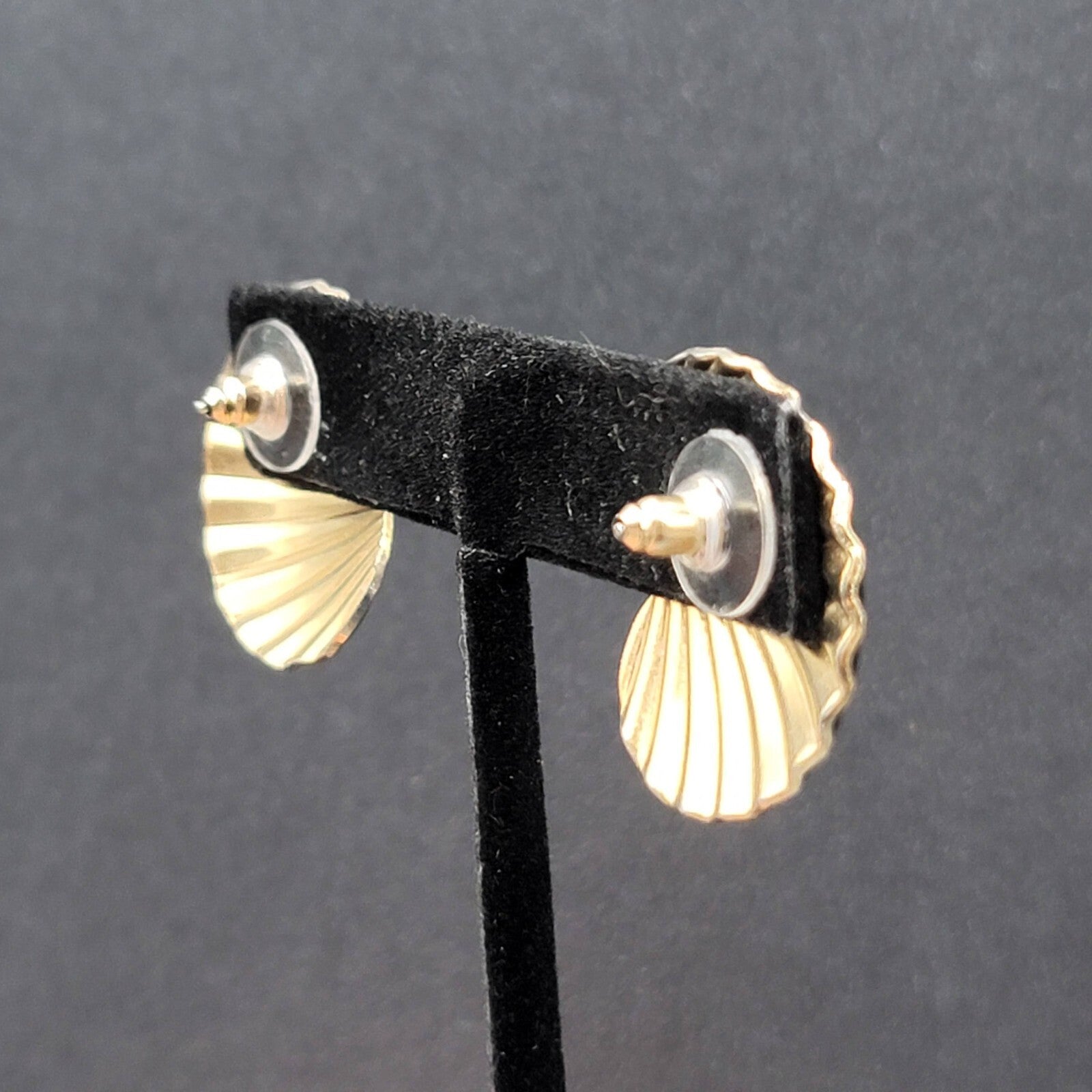 Vintage Pierced Earrings Gold tone Green Enamel Shell Design Drop 1"