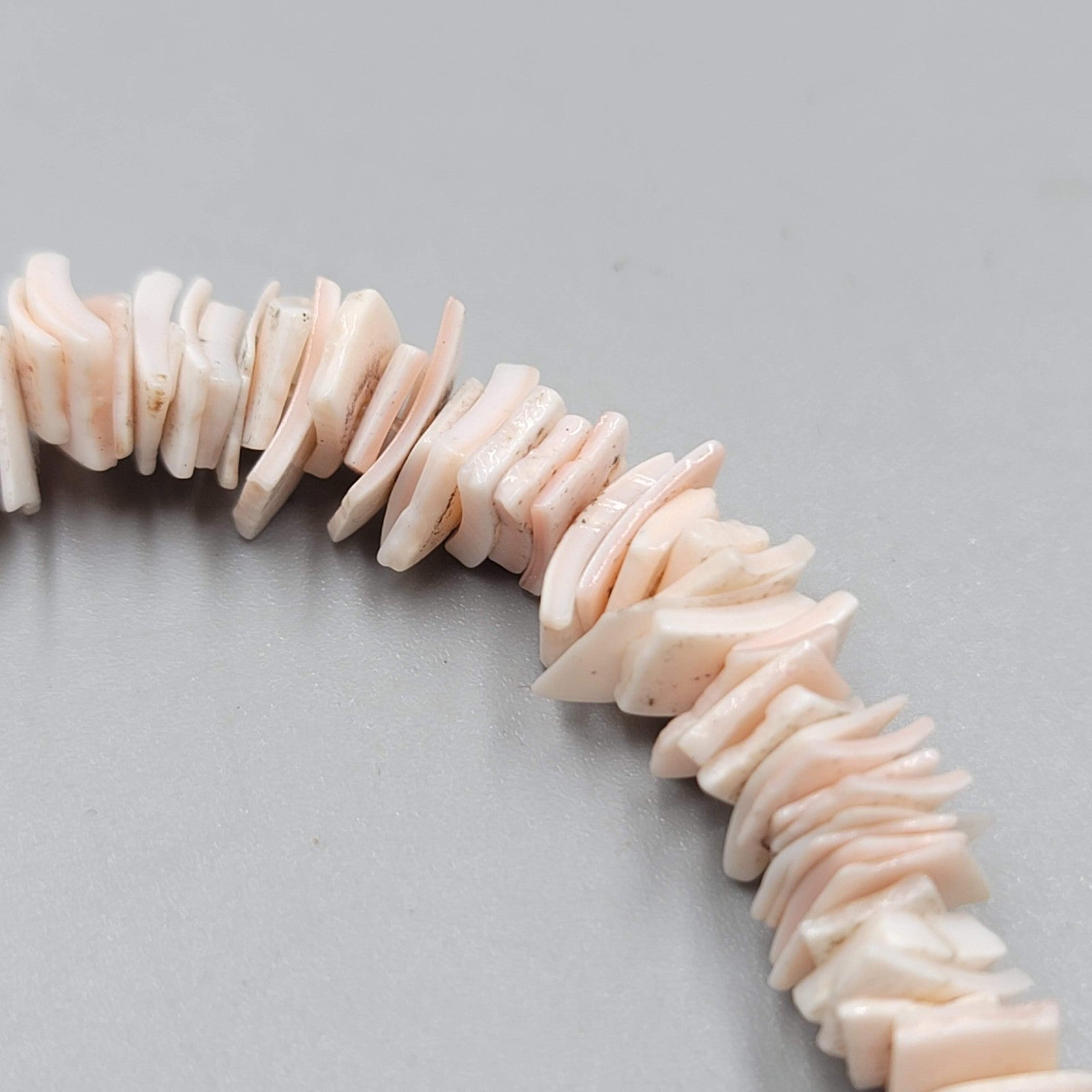 Vintage Pink Shell Chip Bead Bracelet Beach Theme 7.25"
