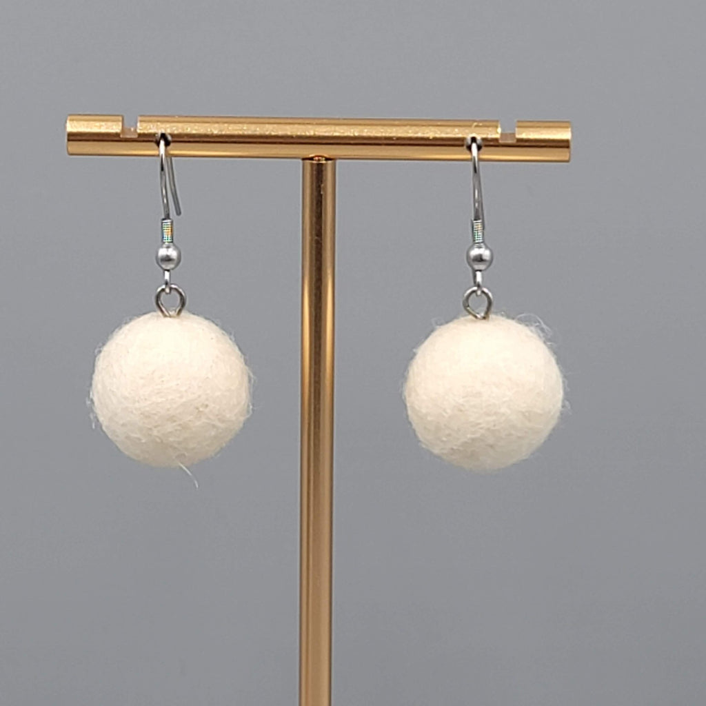 White Wool Ball Bead Pierced Earrings Silver tone Dangle 3/4"
