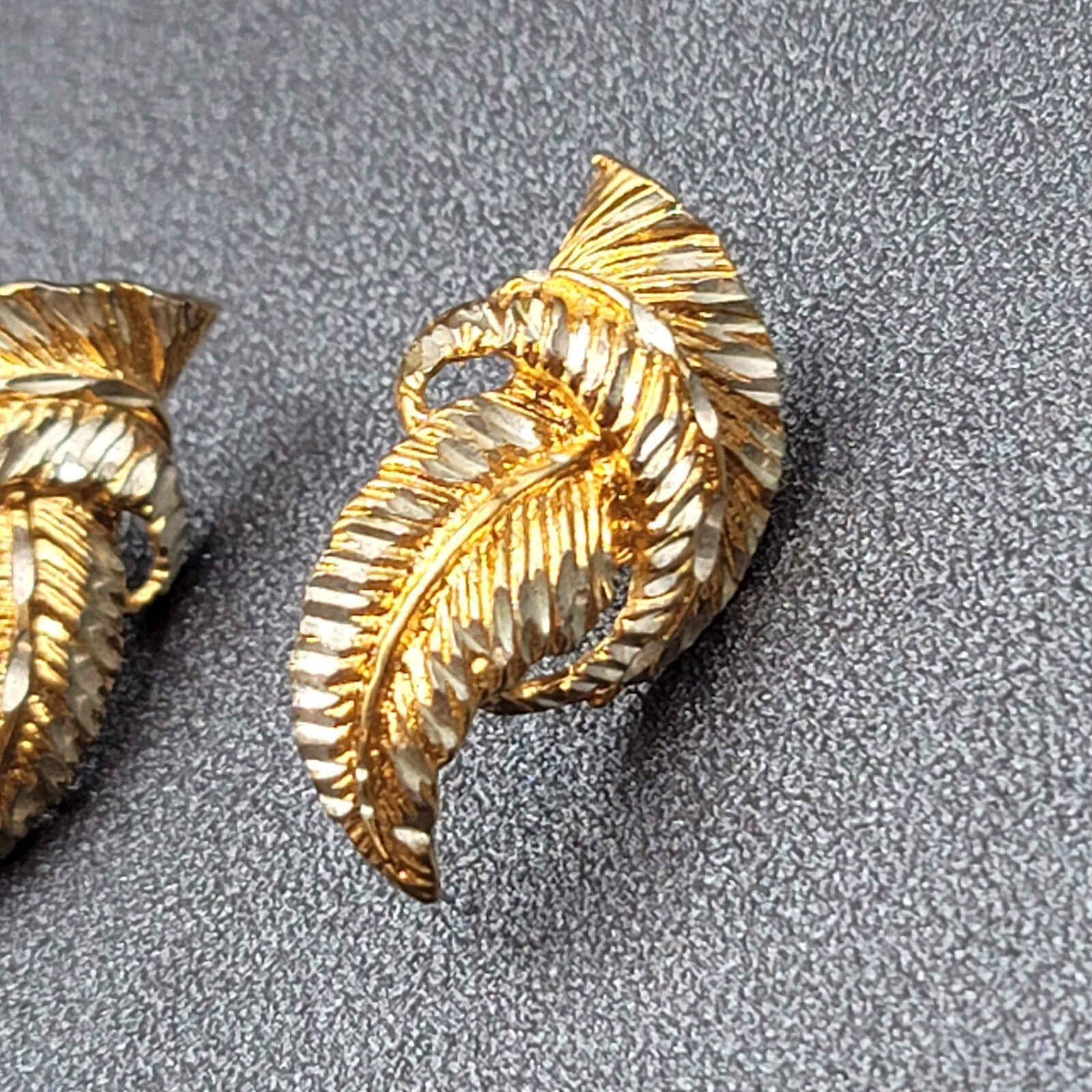 Sterling Silver Pierced Earrings 925 Gold Vermeil 2 Toned Drop Feather  1.25"