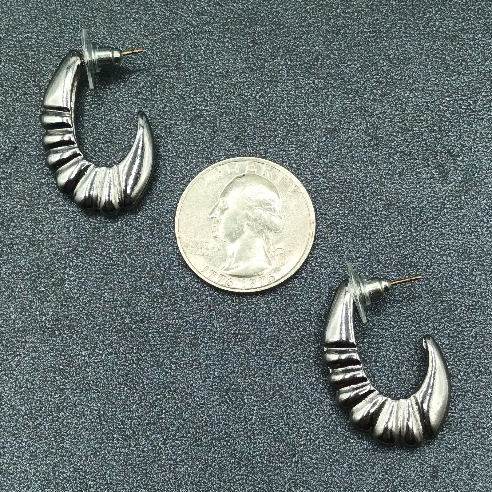 Vintage Pierced Earrings Silver tone Scalloped Open Oblong Hoop Drop 1 1/4"