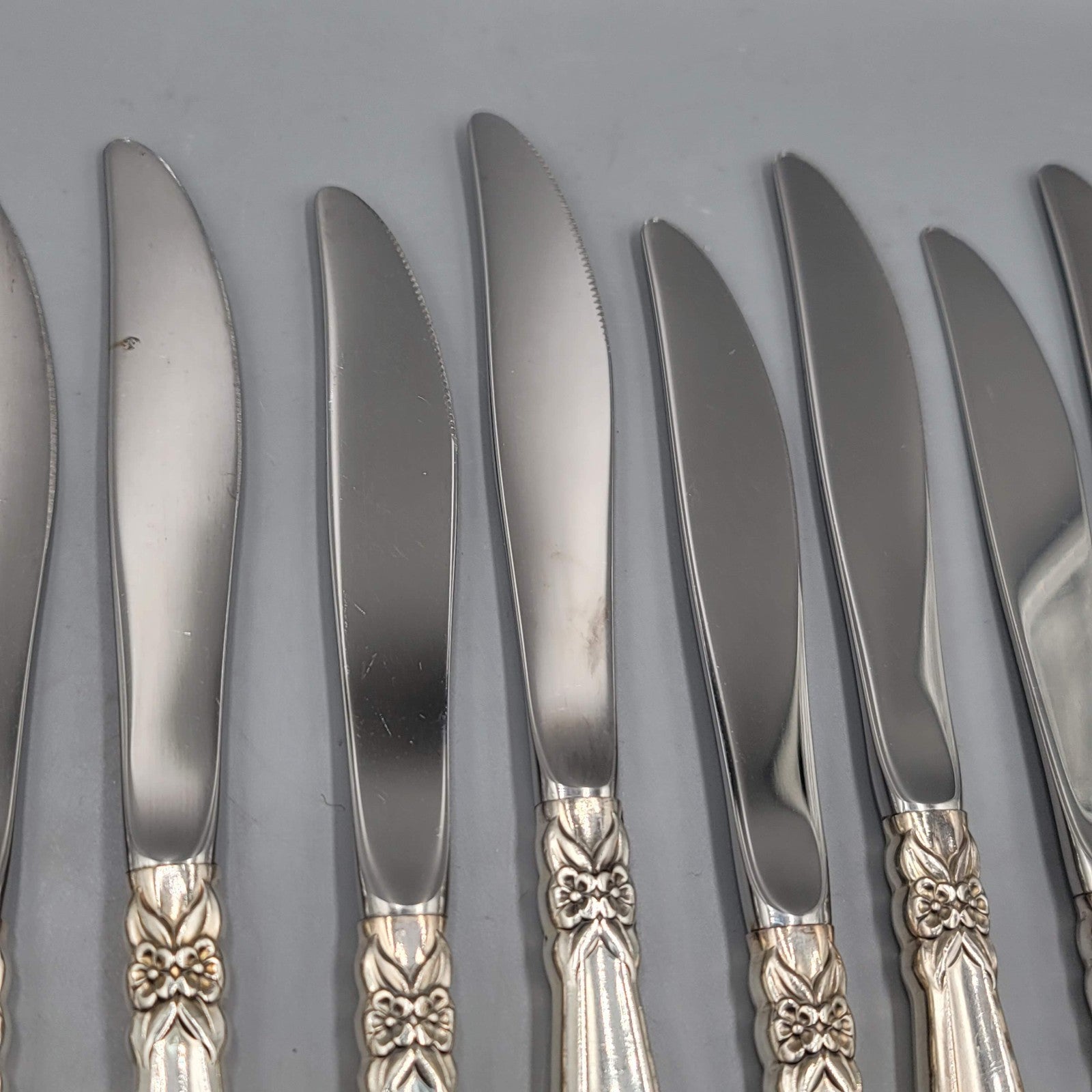 1847 Rogers Bros International Silver Plate Garland Lot of 10 Dinner Knives