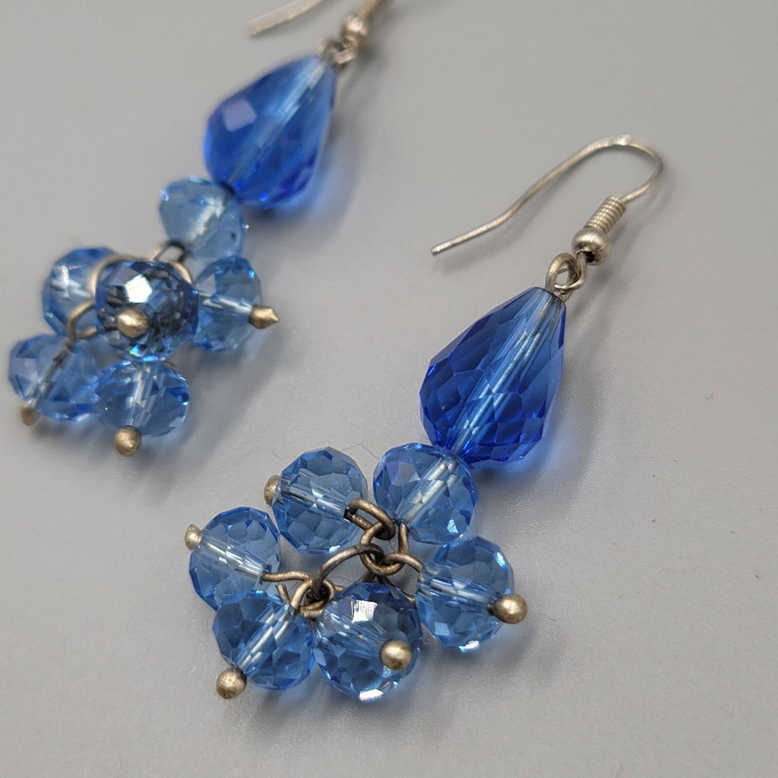 Blue Faceted Glass Bead Pierced Earrings Cluster Dangle Silver tone 1.5"