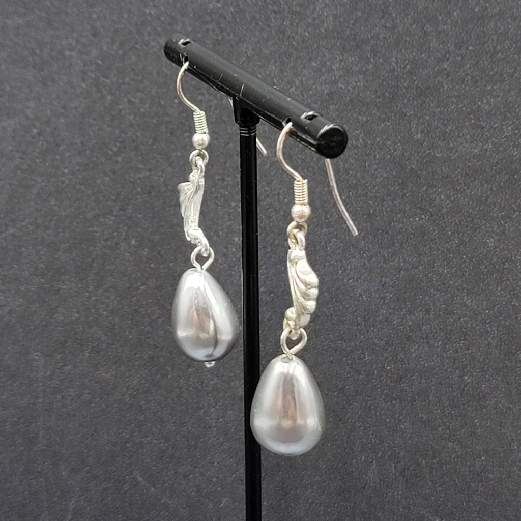 Pierced Earrings Silver tone Pearl Finish Gray Teardrop Bead Dangle 1.5"