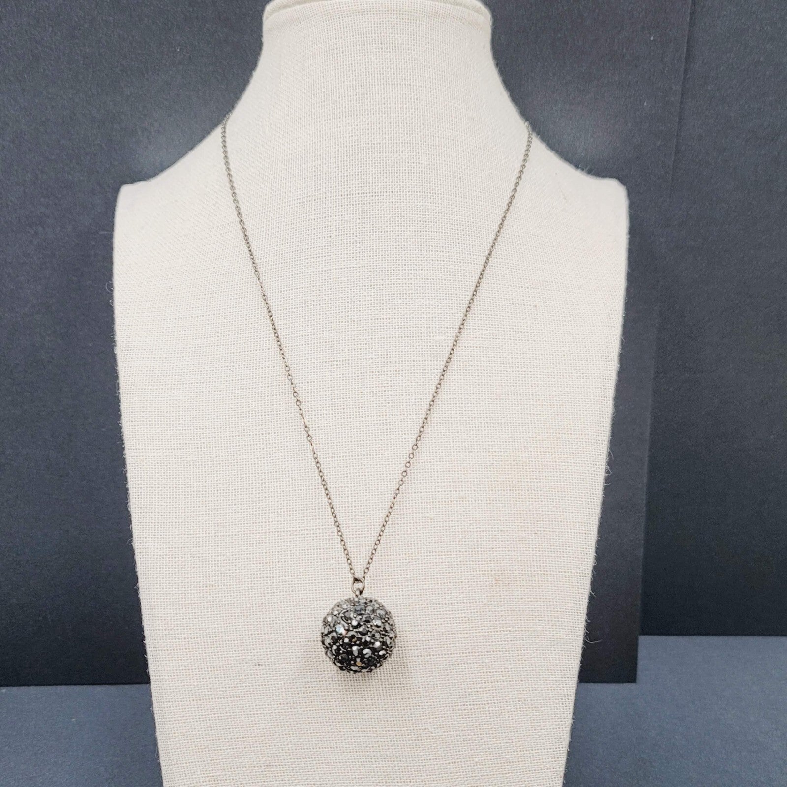 White House Black Market WHBM Necklace Gunmetal Gray Chain Black Rhinestone 18"